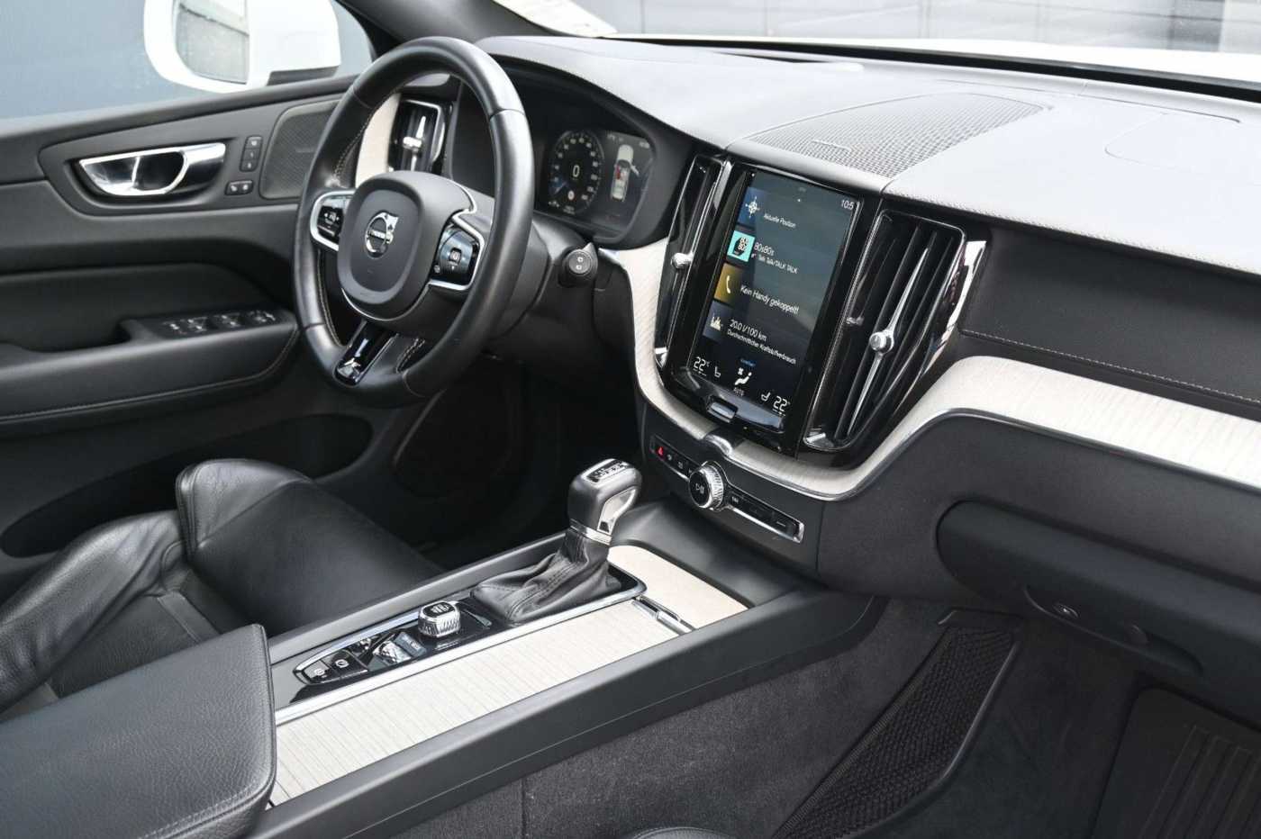 Volvo  D4 FWD Autom. Inscription*STDHZG*PANO*ACC*