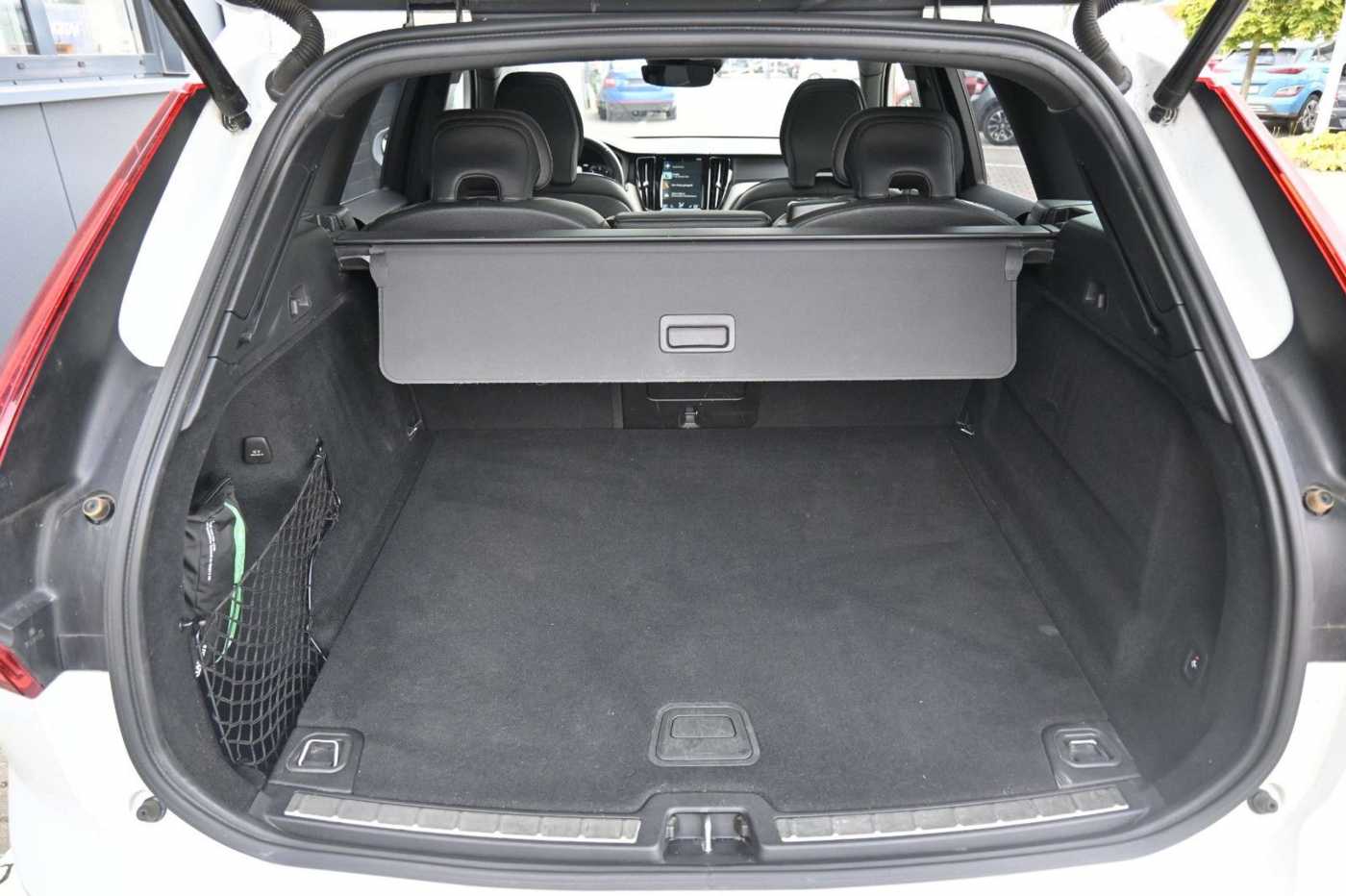 Volvo  D4 FWD Autom. Inscription*STDHZG*PANO*ACC*