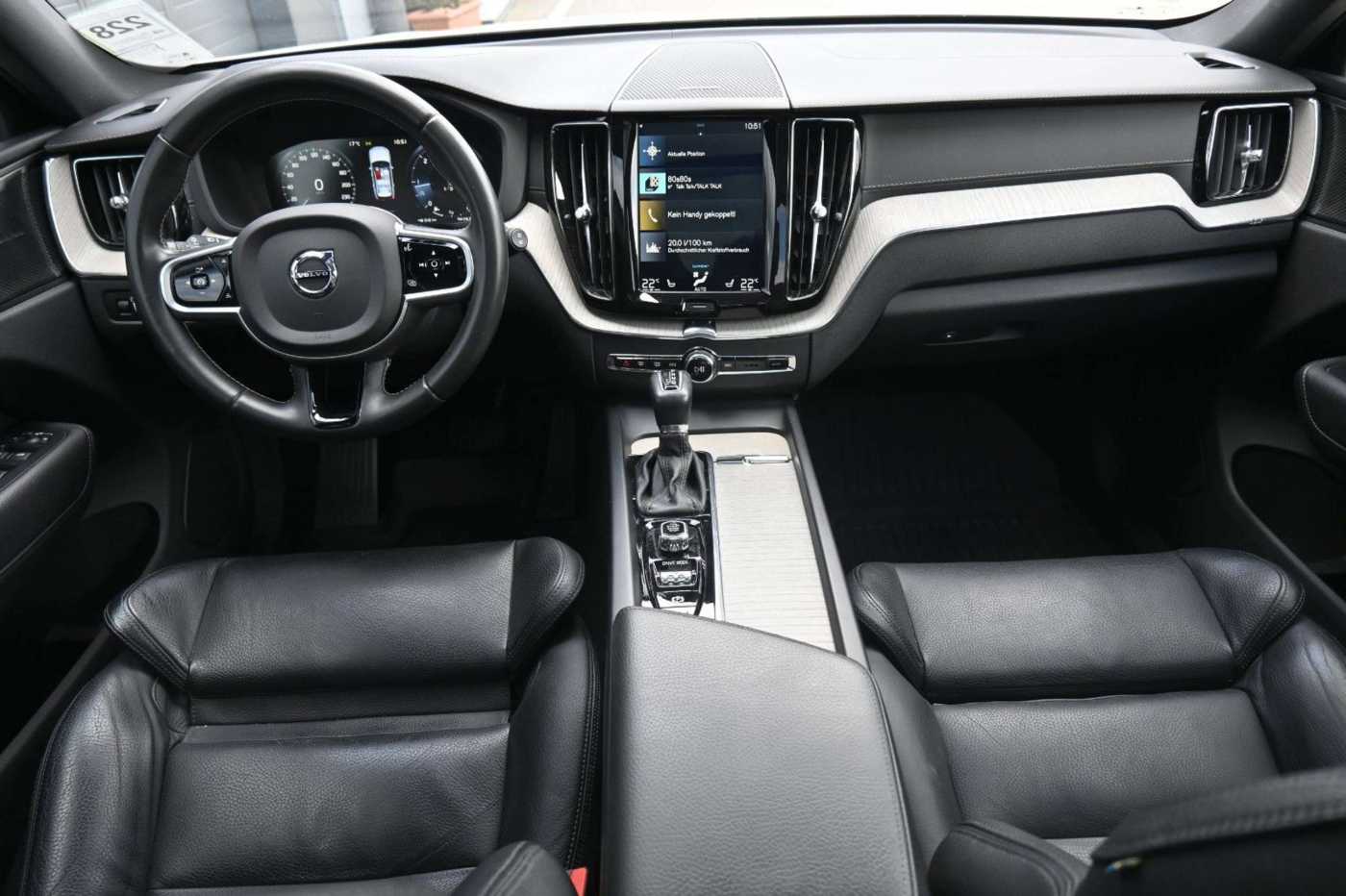 Volvo  D4 FWD Autom. Inscription*STDHZG*PANO*ACC*