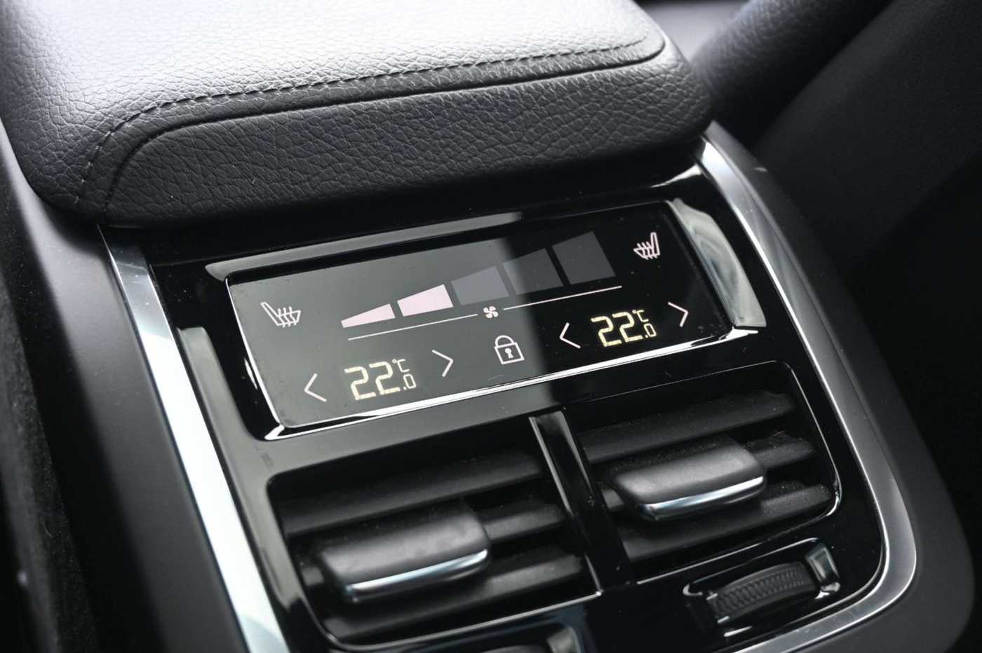Volvo  D4 FWD Autom. Inscription*STDHZG*PANO*ACC*