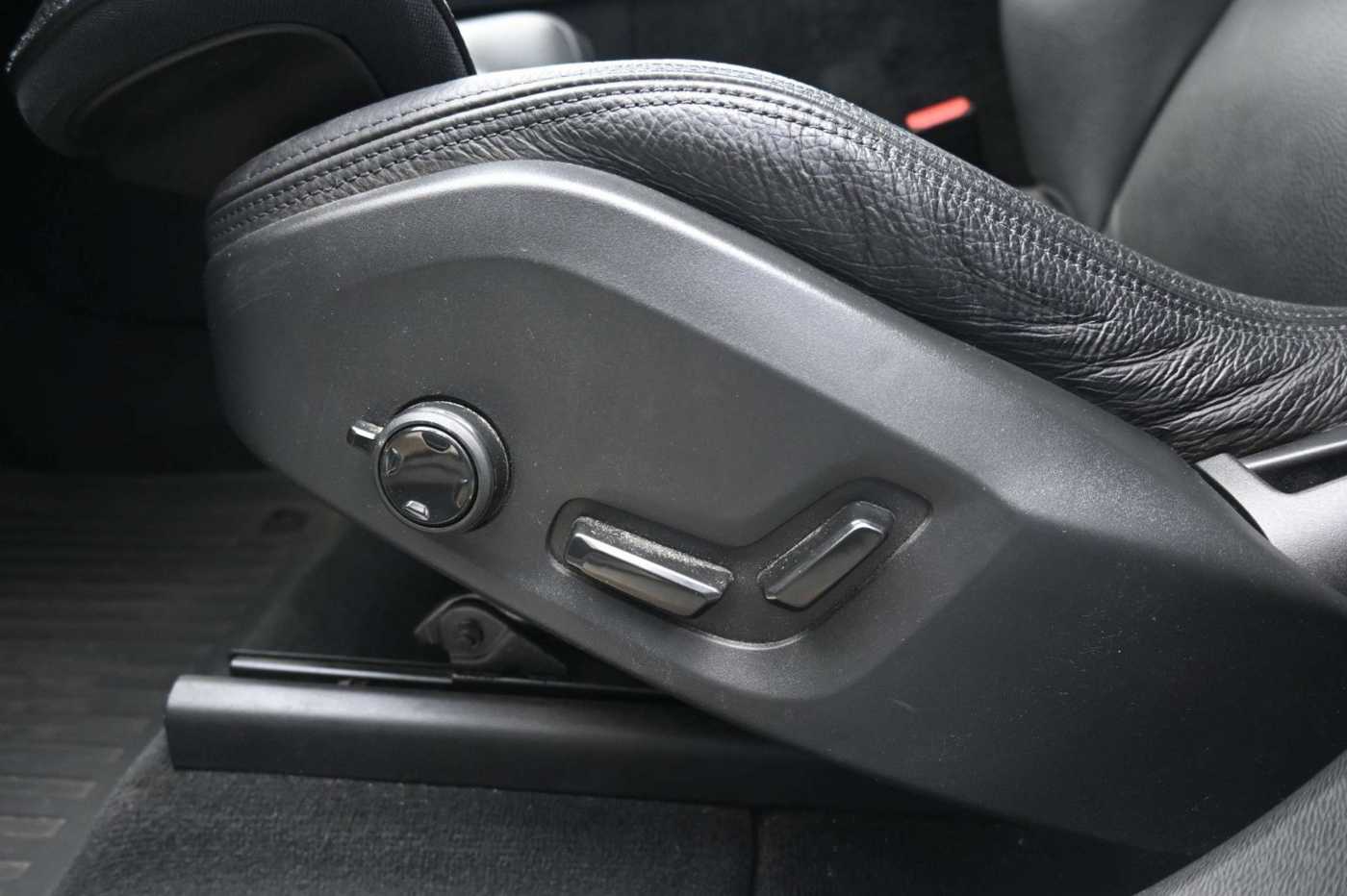 Volvo  D4 FWD Autom. Inscription*STDHZG*PANO*ACC*