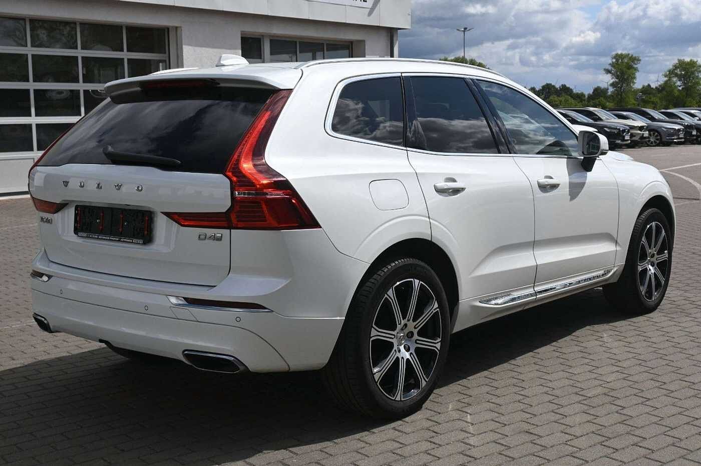 Volvo  D4 FWD Autom. Inscription*STDHZG*PANO*ACC*