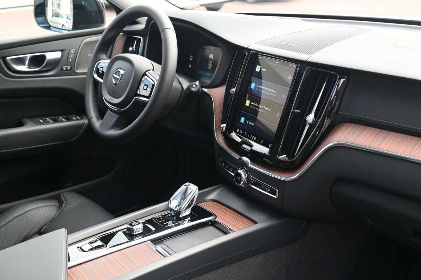 Volvo  B4 D AWD Ultimate Dark*STDHZG*LUFT*360°*ACC
