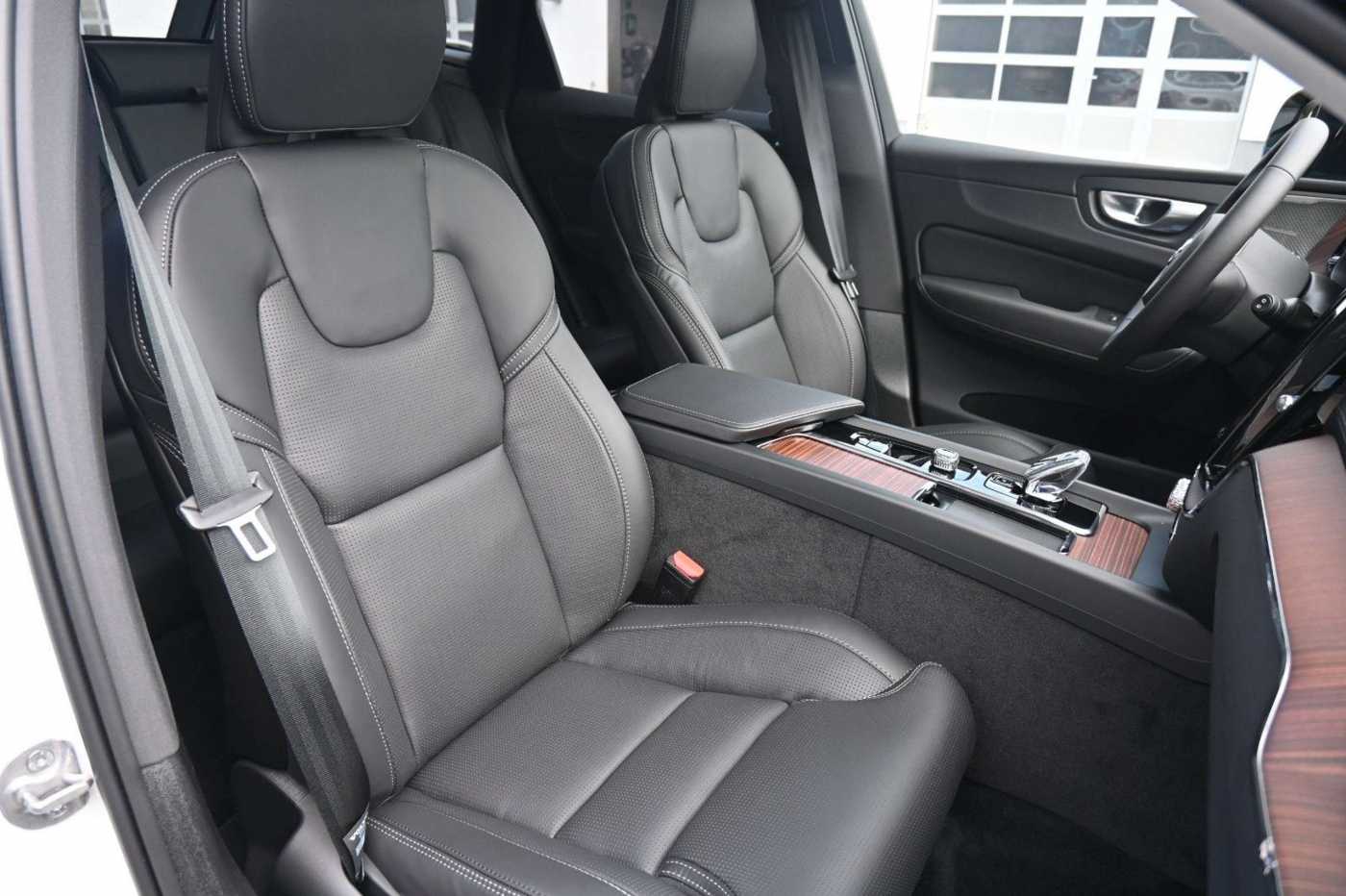 Volvo  B4 D AWD Ultimate Dark*STDHZG*LUFT*360°*ACC