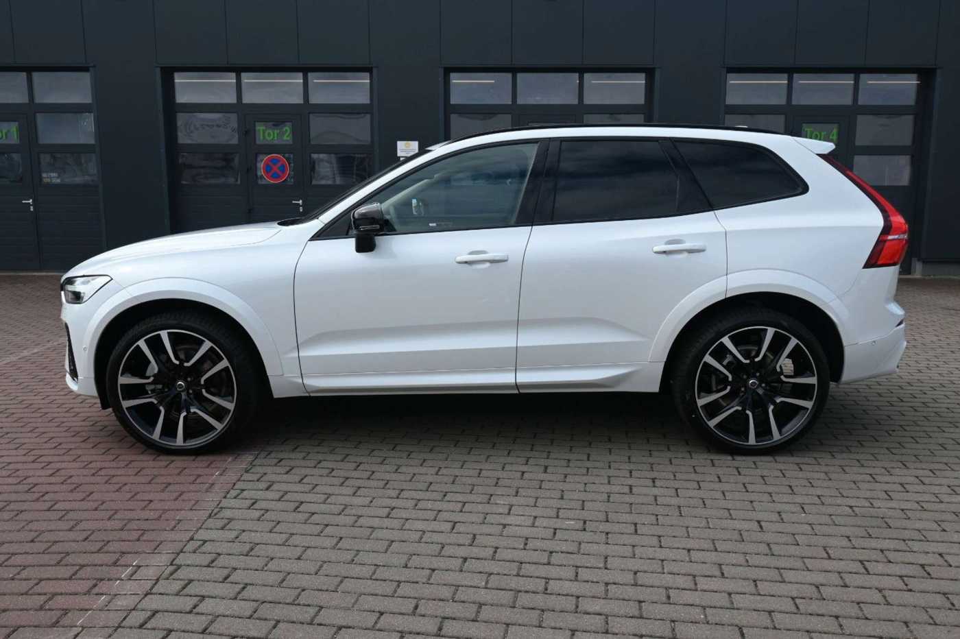 Volvo  B4 D AWD Ultimate Dark*STDHZG*LUFT*360°*ACC