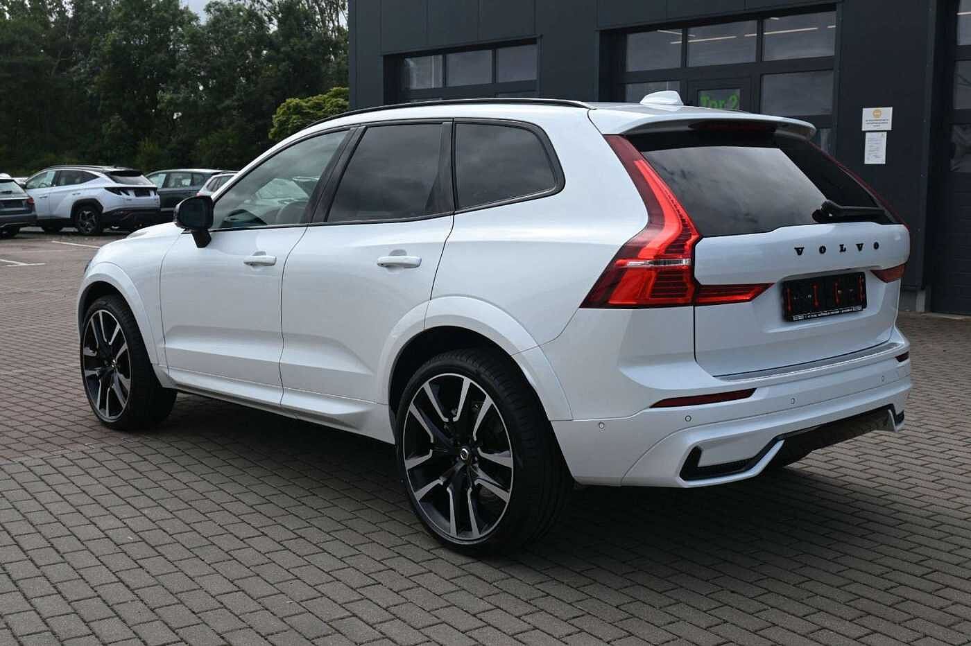 Volvo  B4 D AWD Ultimate Dark*STDHZG*LUFT*360°*ACC