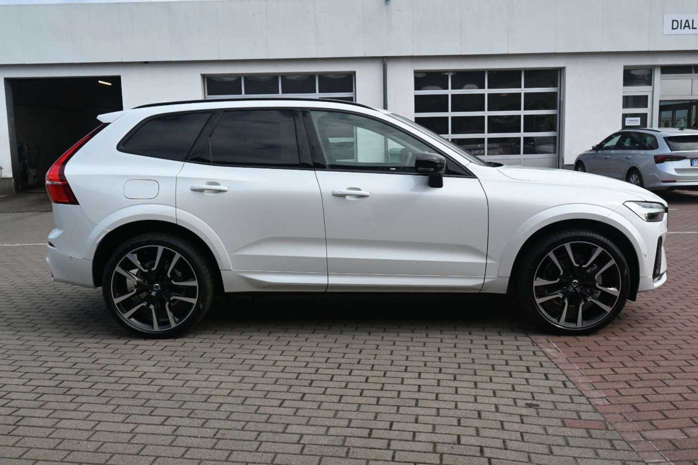 Volvo  B4 D AWD Ultimate Dark*STDHZG*LUFT*360°*ACC