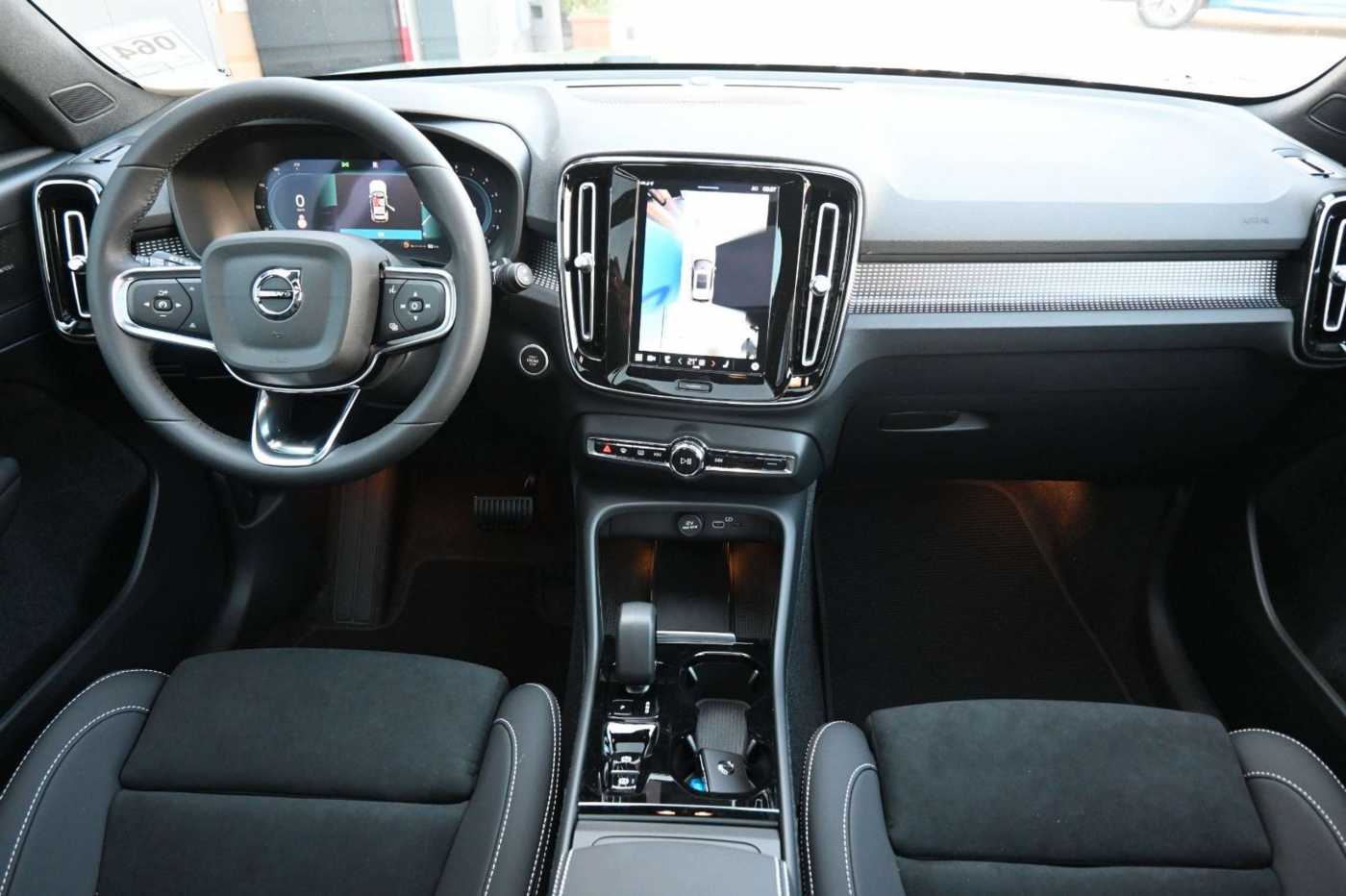 Volvo  B4 DKG Plus Dark*FSHZG*360°*ACC*