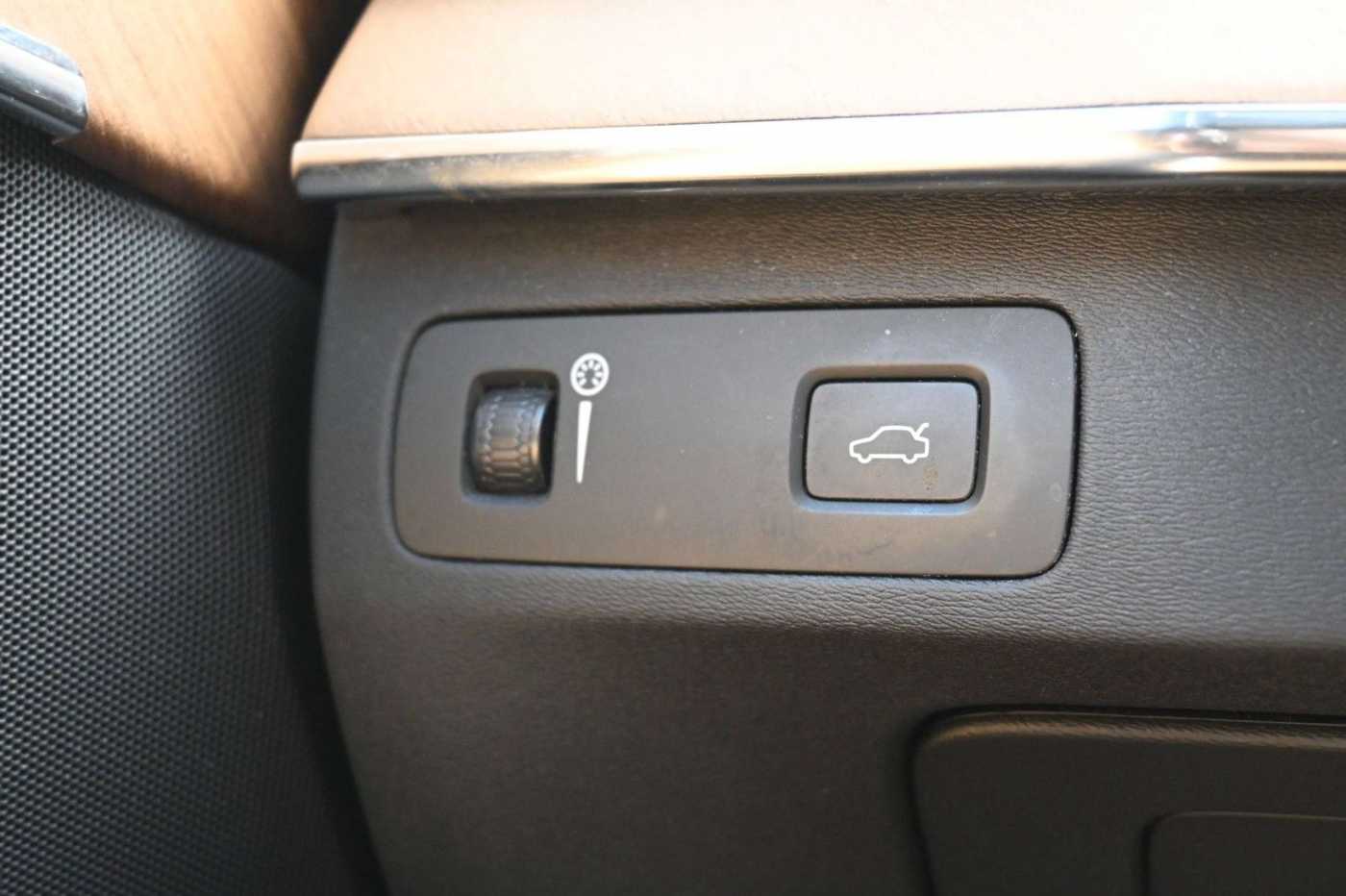 Volvo  Inscription AWD*PANO*STHZ*7Si*MIETKAUF
