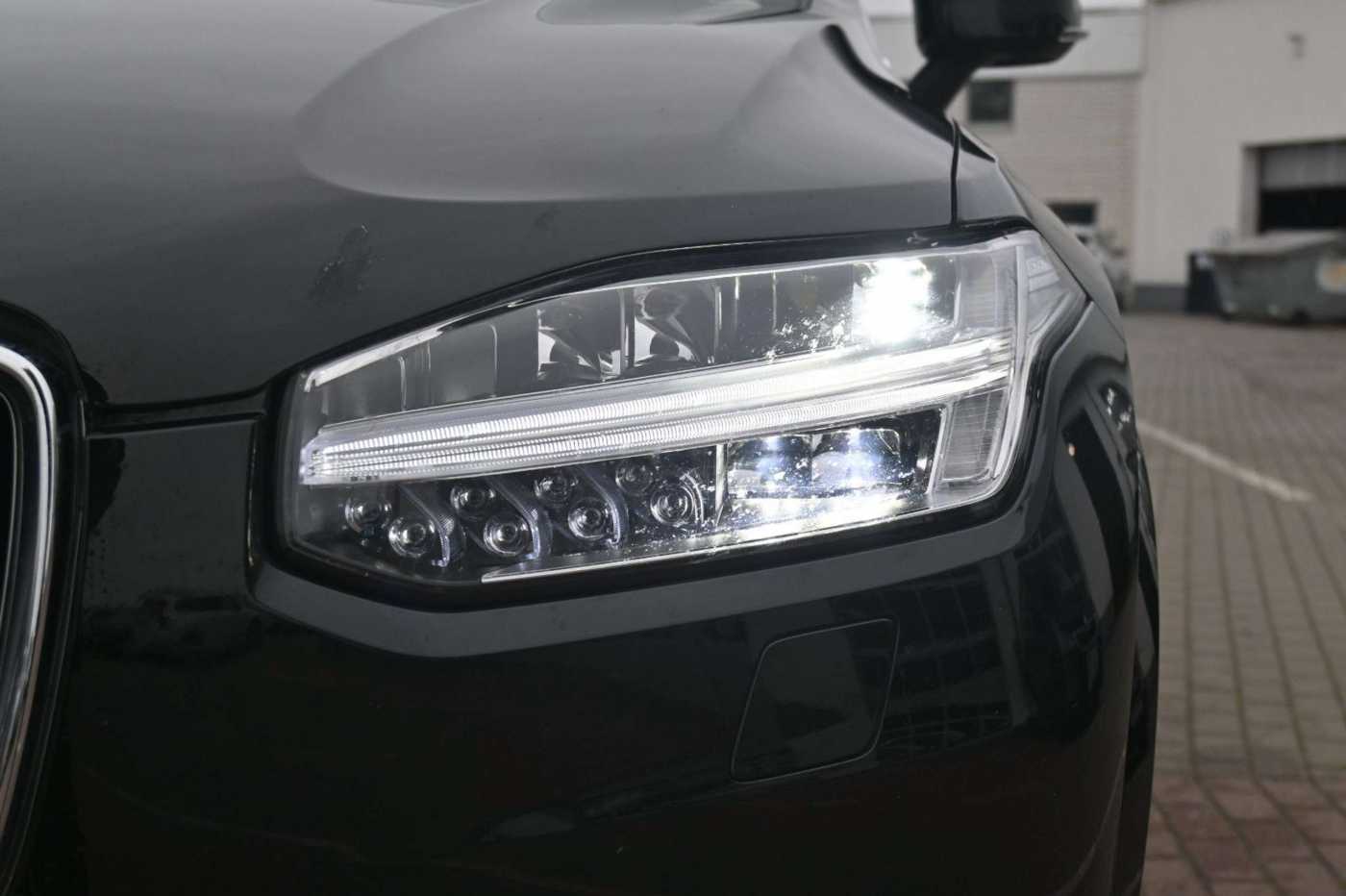 Volvo  Ultimate Bright AWD *HUD*AHK*B&W*MASS*PANO*