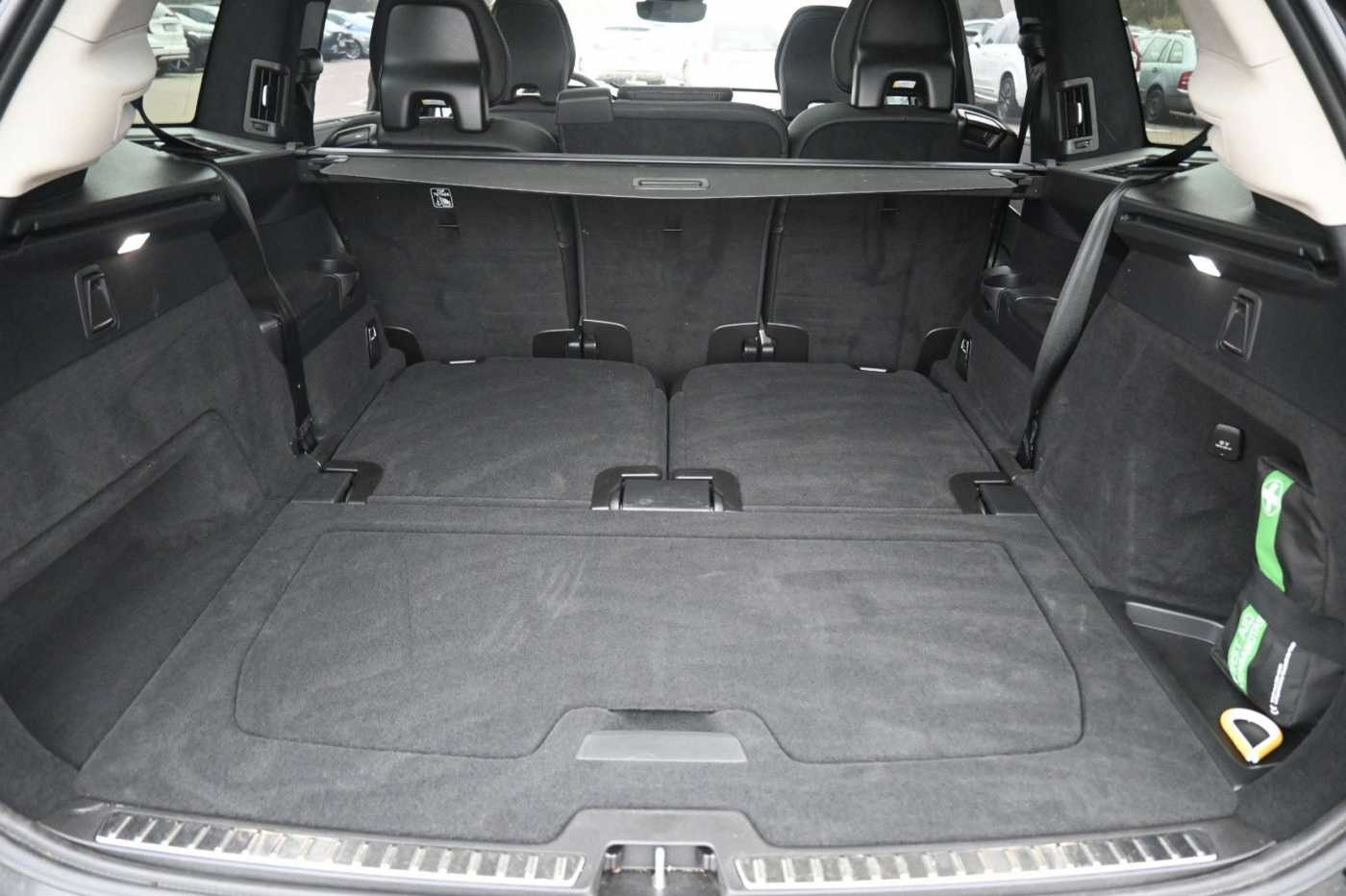 Volvo  Ultimate Bright AWD *HUD*AHK*B&W*MASS*PANO*