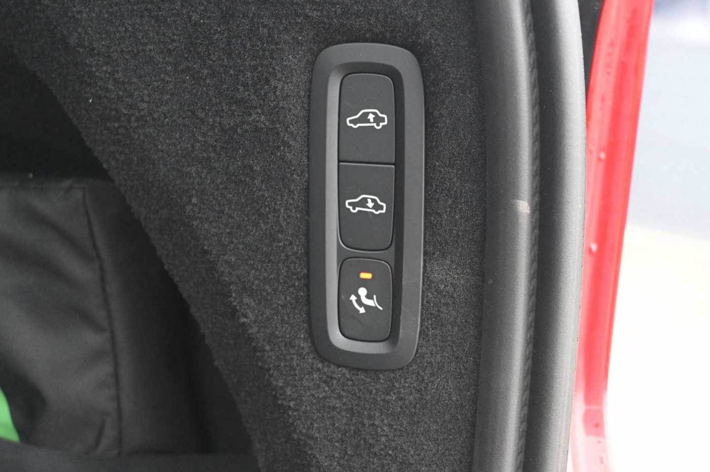 Volvo  Ultimate Bright AWD *HUD*AHK*B&W*MASS*PANO*