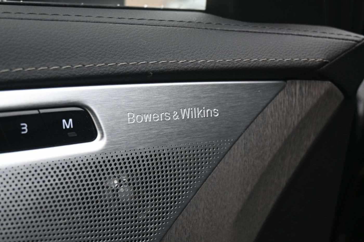 Volvo  Ultimate Bright AWD *HUD*AHK*B&W*MASS*PANO*