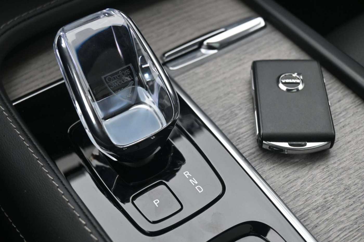 Volvo  Ultimate Bright AWD *HUD*AHK*B&W*MASS*PANO*