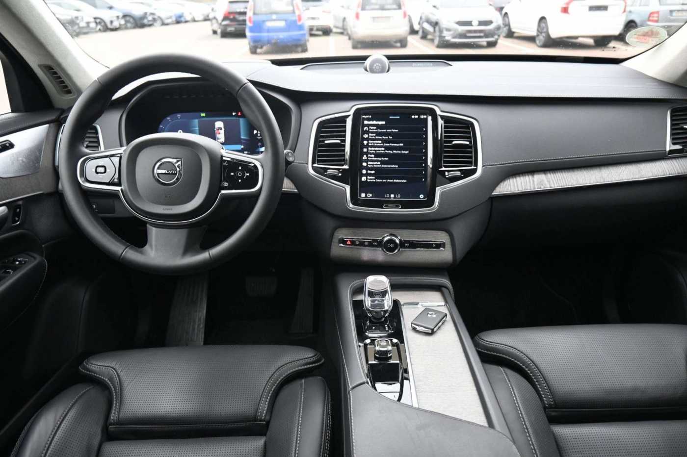 Volvo  Ultimate Bright AWD *HUD*AHK*B&W*MASS*PANO*