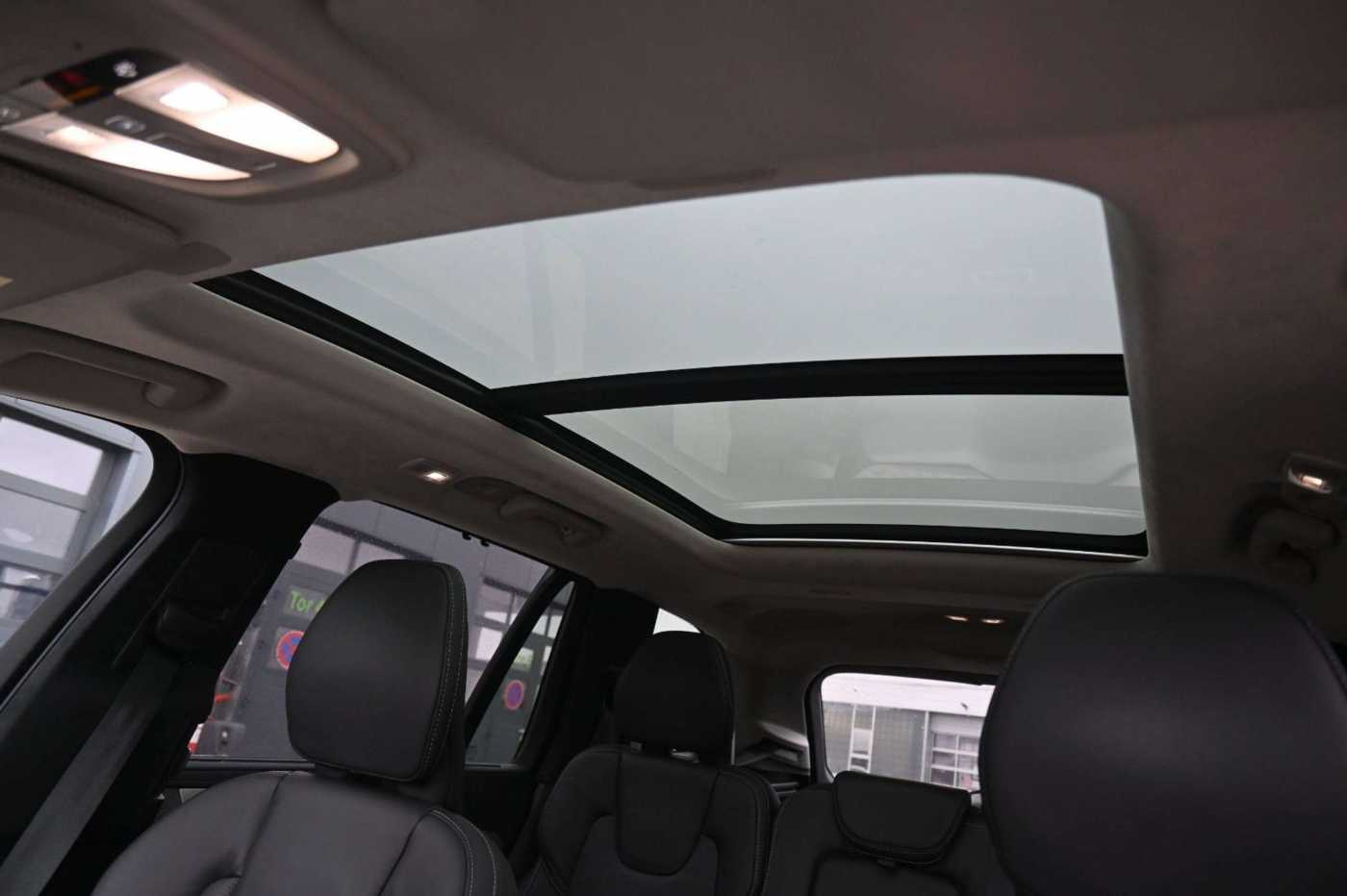 Volvo  Ultimate Bright AWD *HUD*AHK*B&W*MASS*PANO*