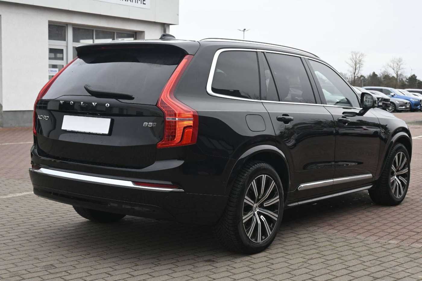 Volvo  Ultimate Bright AWD *HUD*AHK*B&W*MASS*PANO*