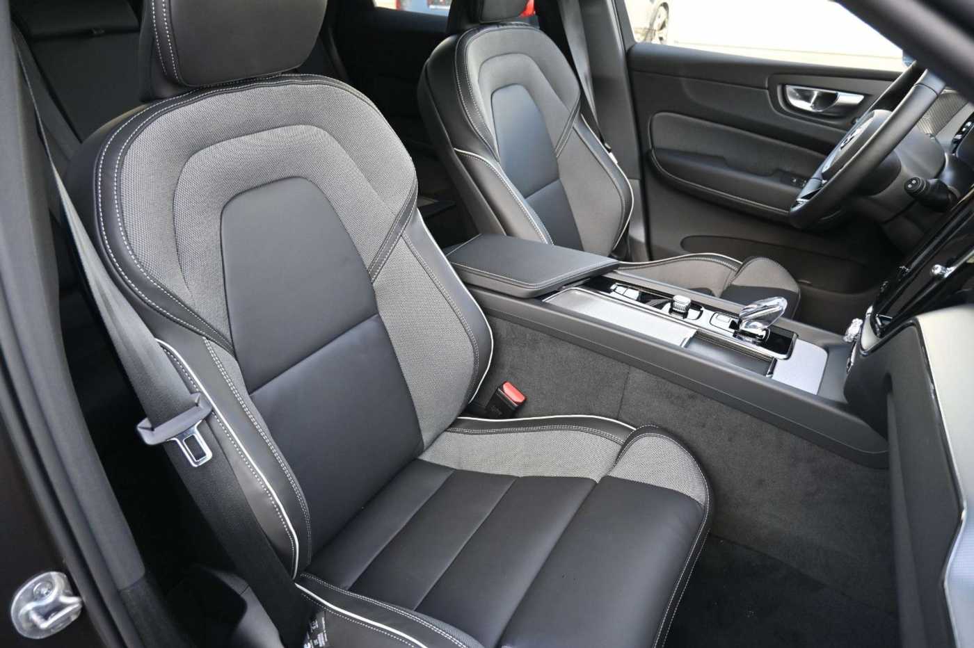 Volvo  B5 AWD Plus Dark*H&K*FSHZG*360°*ACC
