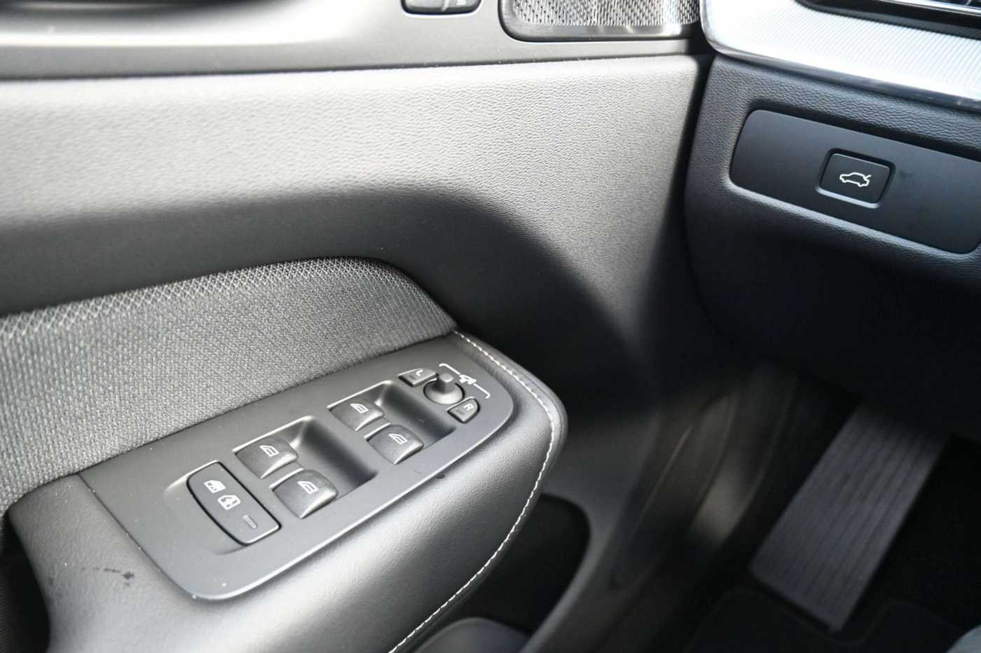 Volvo  B5 AWD Plus Dark*H&K*FSHZG*360°*ACC