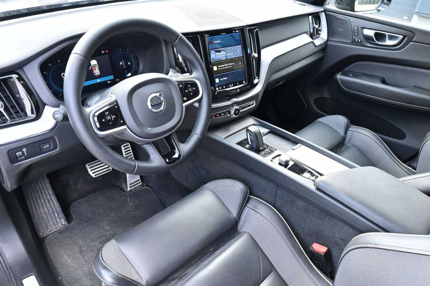 Volvo  B4 D Autom. 2WD R-Design*FSHZG*RFK*AHK