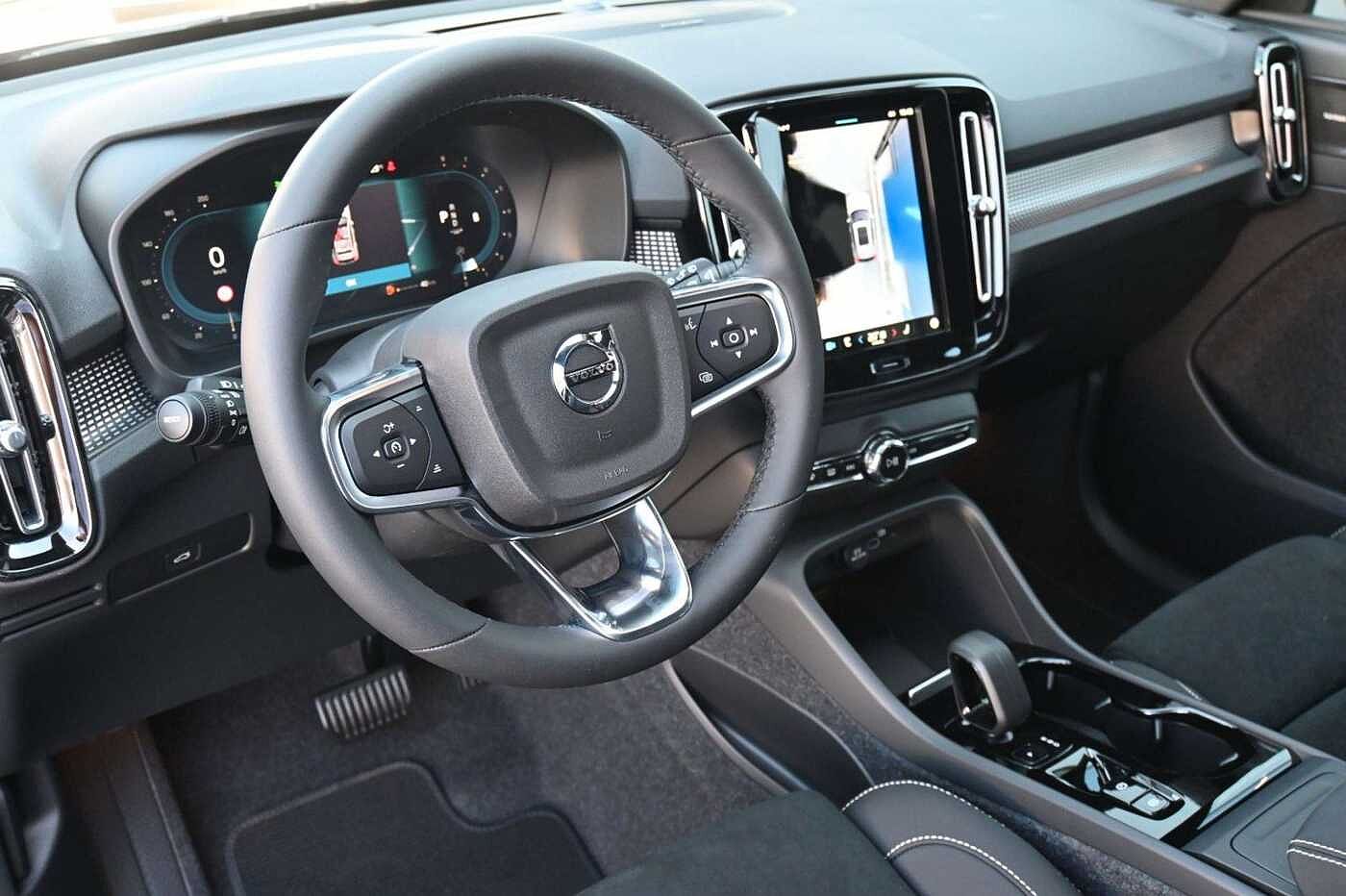 Volvo  B4 DKG Ultra Black Edition*FSHZG*360°*ACC