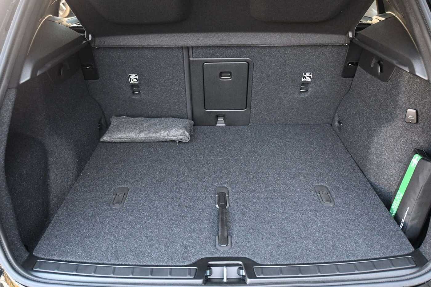 Volvo  B4 DKG Ultra Black Edition*FSHZG*360°*ACC
