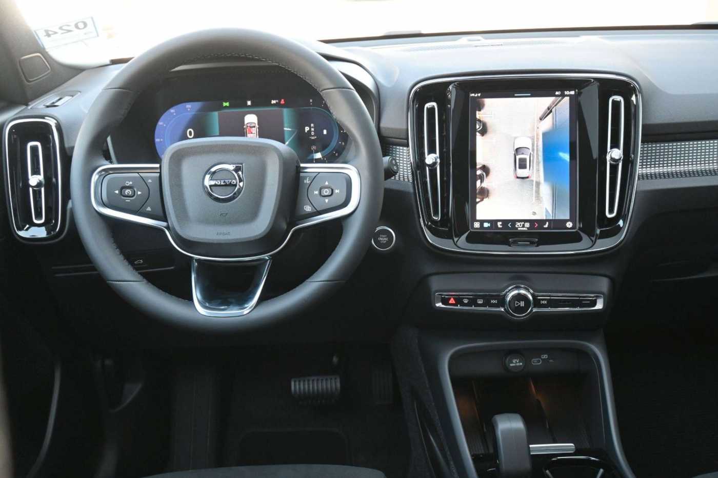 Volvo  B4 DKG Ultra Black Edition*FSHZG*360°*ACC