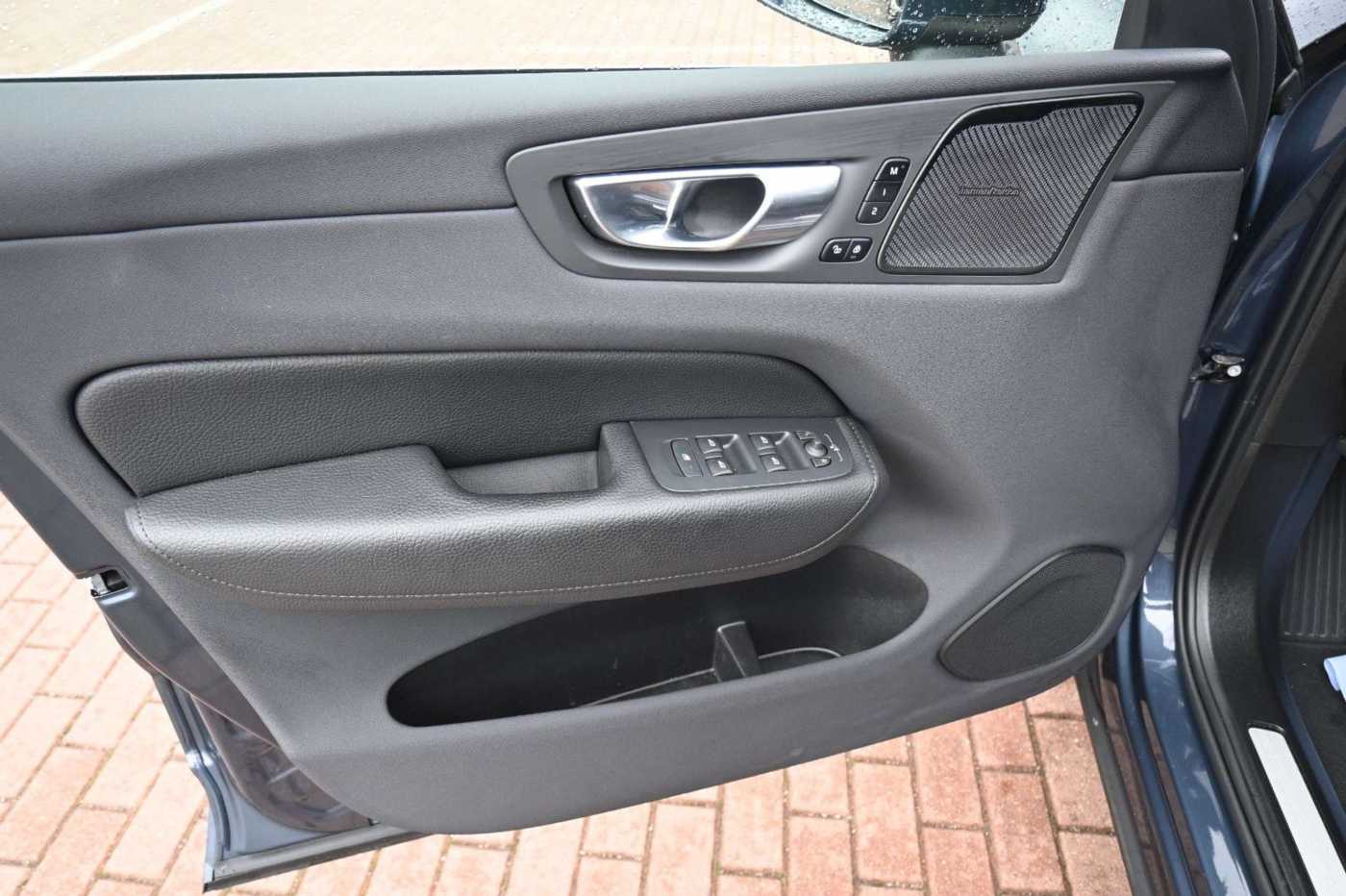 Volvo  T8 Inscription PHEV AWD*H&K*STHZG*PANO*