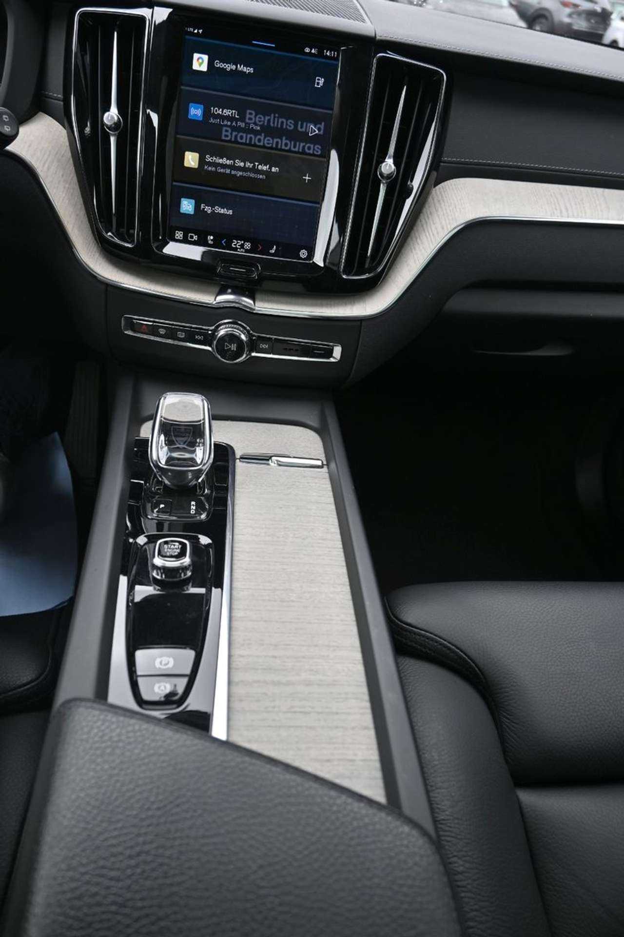 Volvo  T8 Inscription PHEV AWD*H&K*STHZG*PANO*