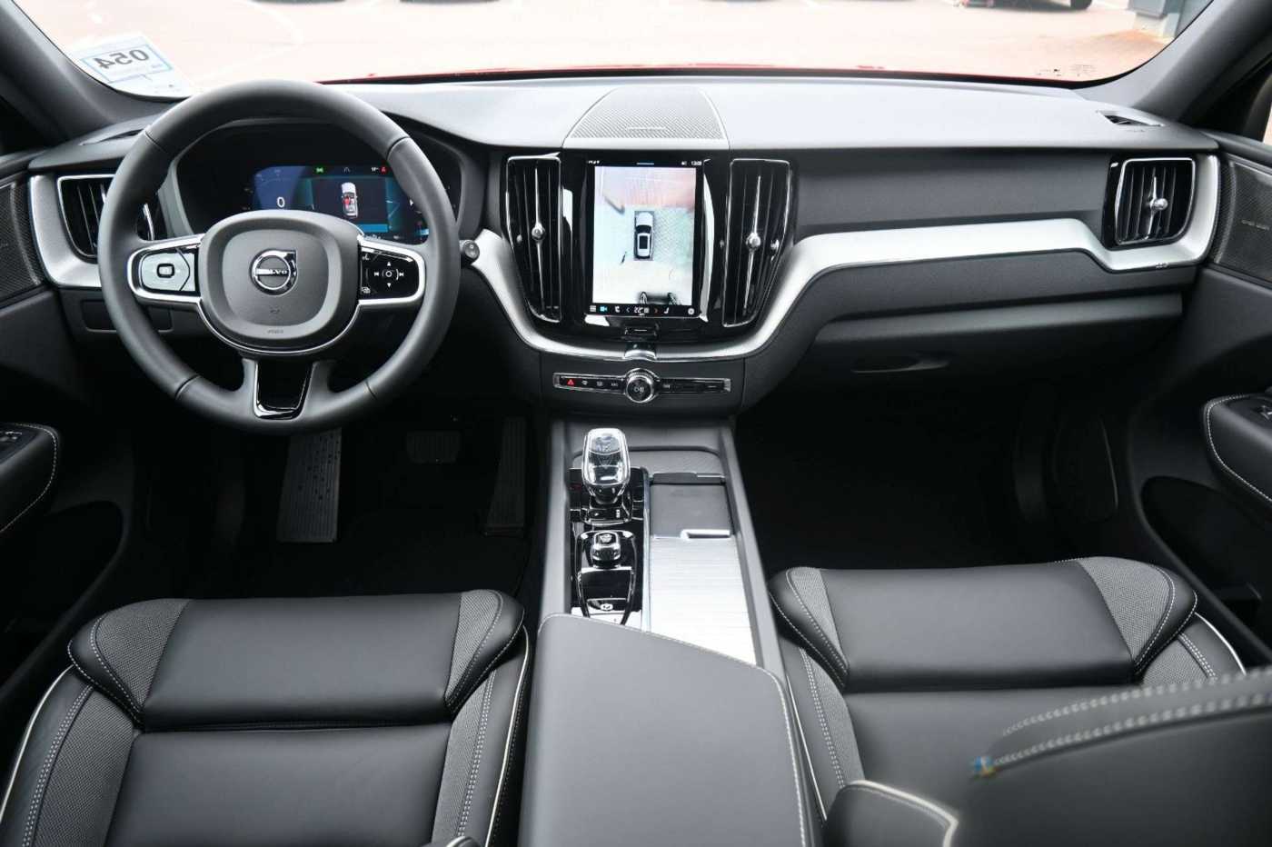 Volvo  B4 D AWD Plus Dark*H&K*STDHZG*360°*ACC