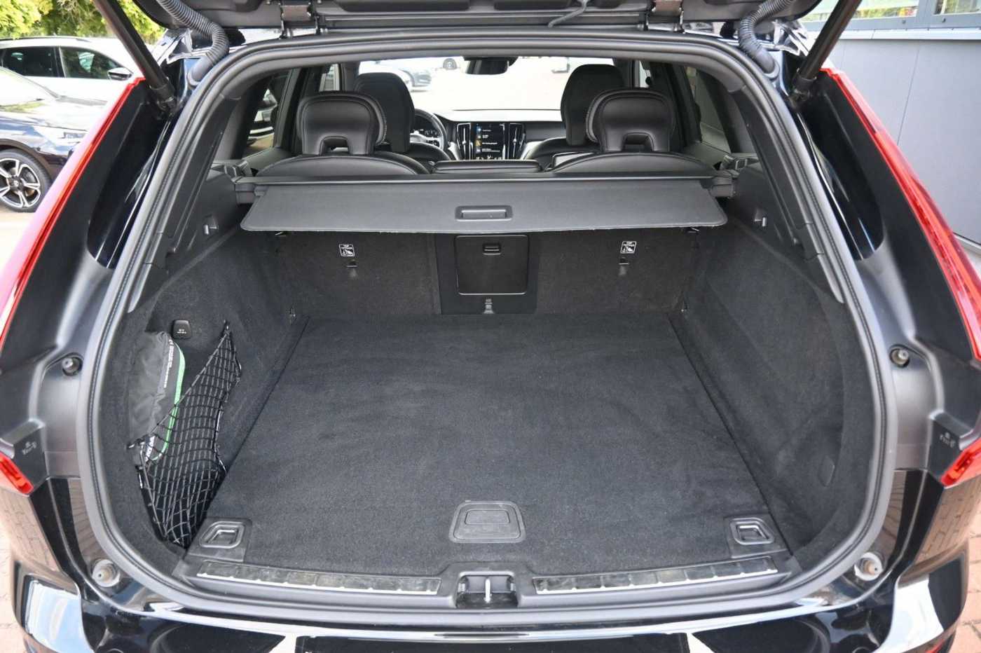 Volvo  T4 Autom. R-Design*STDHZG*H&K*BLIS*AHK