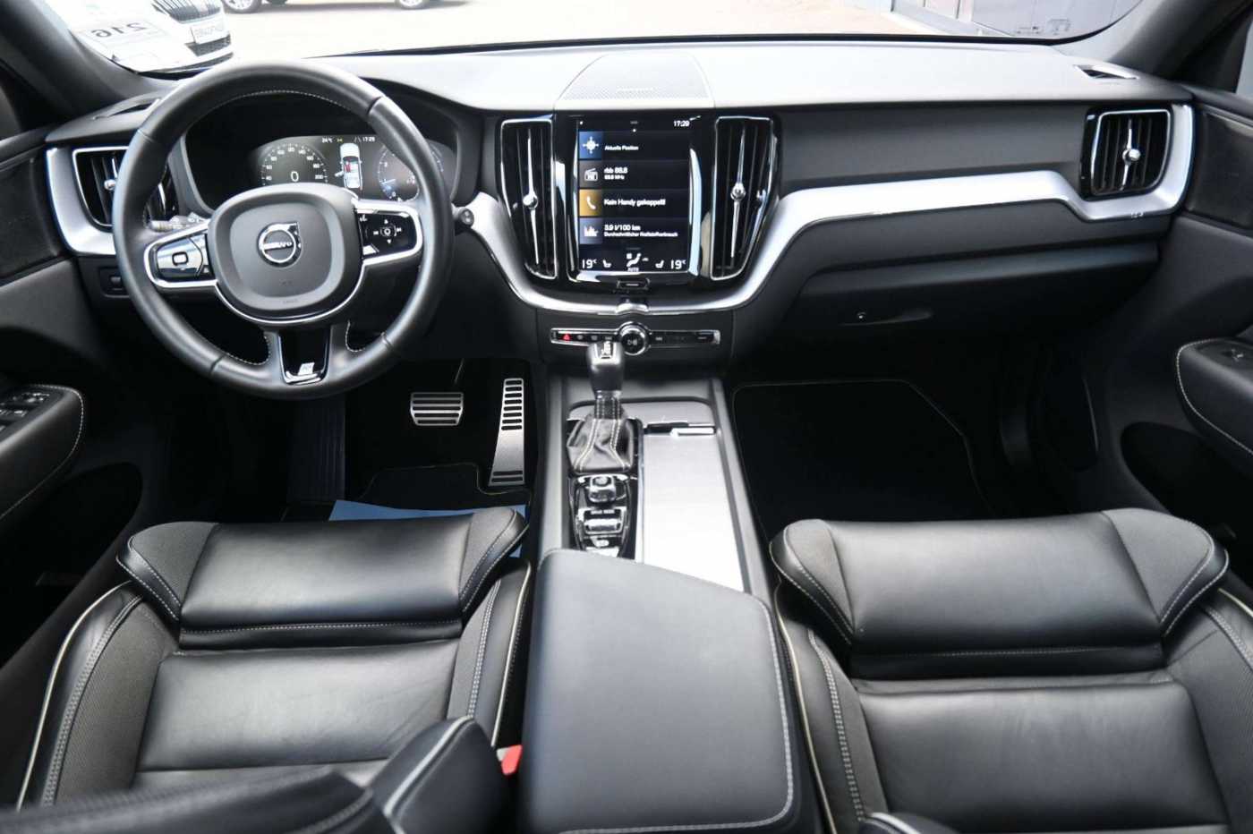 Volvo  T4 Autom. R-Design*STDHZG*H&K*BLIS*AHK