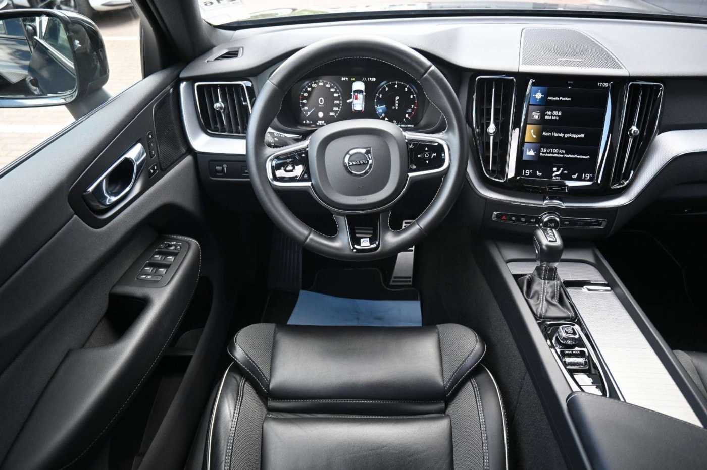 Volvo  T4 Autom. R-Design*STDHZG*H&K*BLIS*AHK