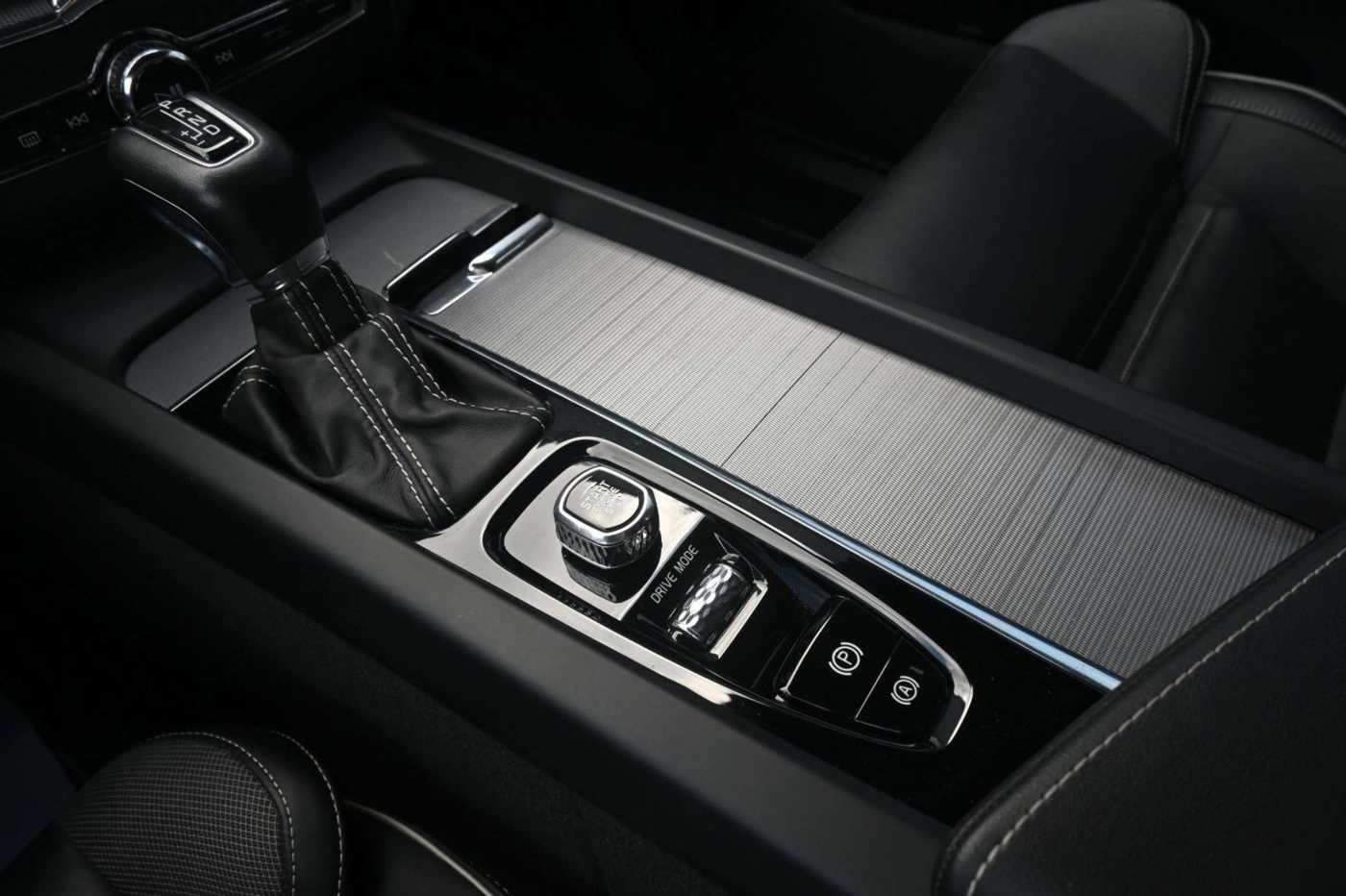 Volvo  T4 Autom. R-Design*STDHZG*H&K*BLIS*AHK
