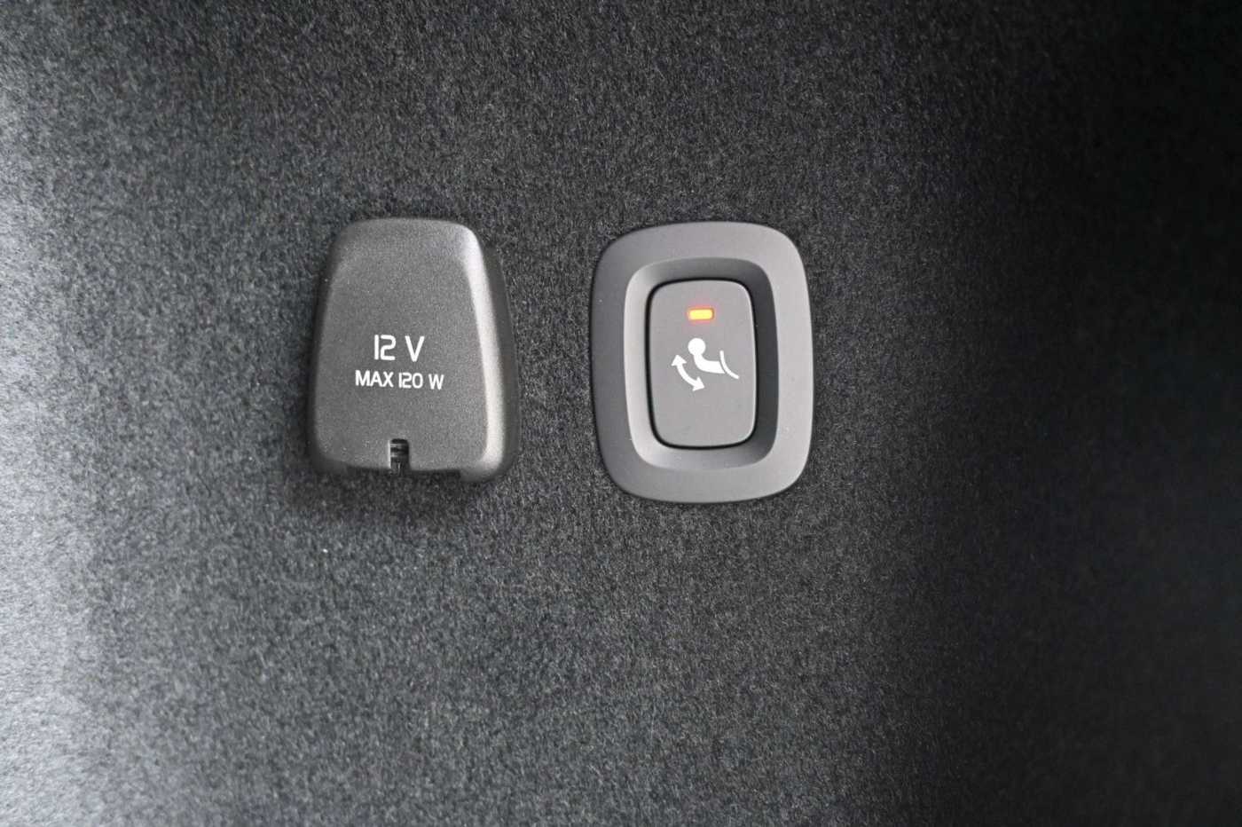 Volvo  B4D Plus Dark*LED*PANO*CAM*STHZ*H&K*AHK