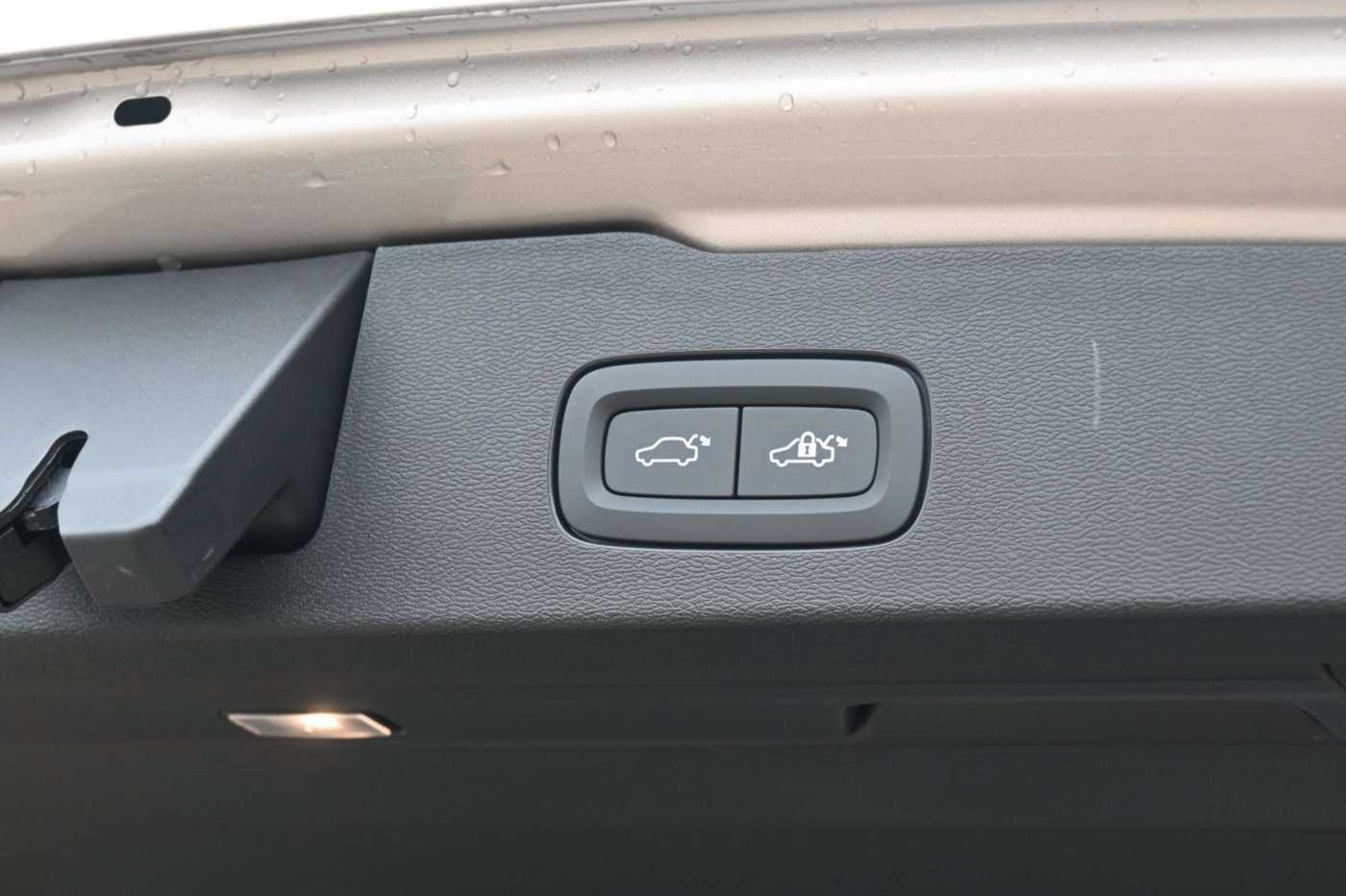 Volvo  B4D Plus Dark*LED*PANO*CAM*STHZ*H&K*AHK