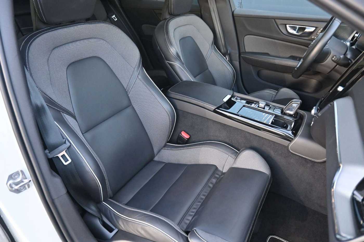 Volvo  T6 Recharge AWD R-Design*RFK*FSHZG*BLIS