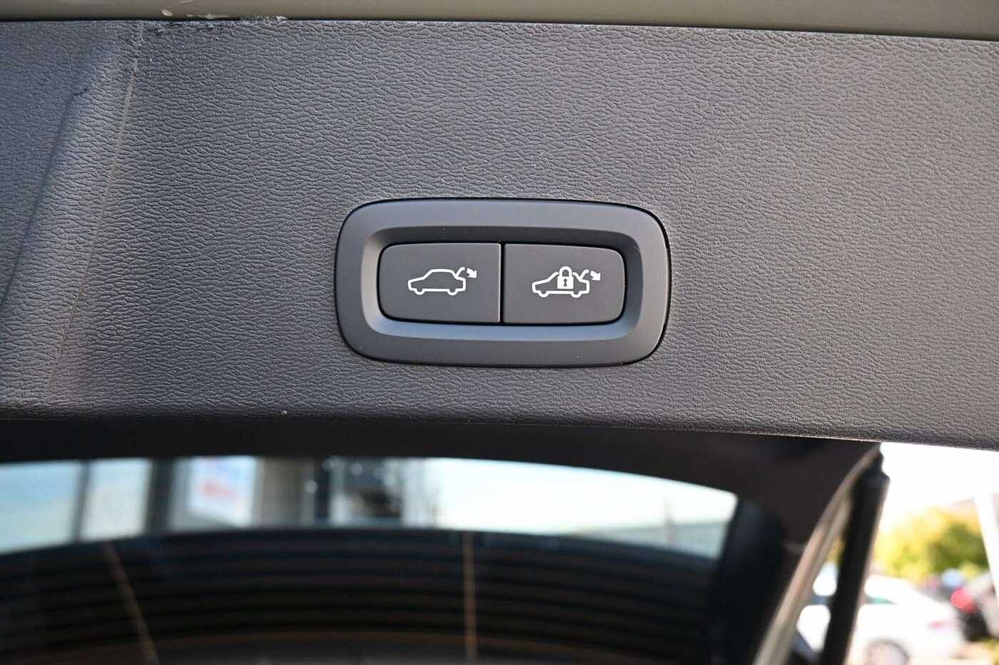 Volvo  B4 DKG Plus Dark*FSHZG*360°*ACC*Allwetter*