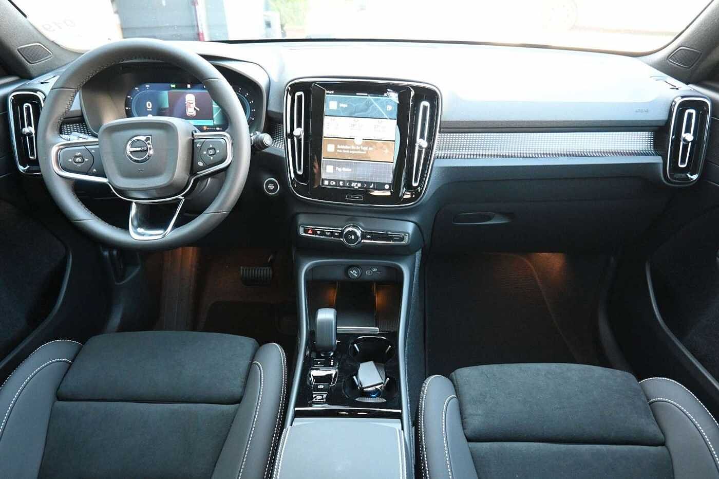 Volvo  B4 DKG Plus Dark*FSHZG*360°*ACC*Allwetter*