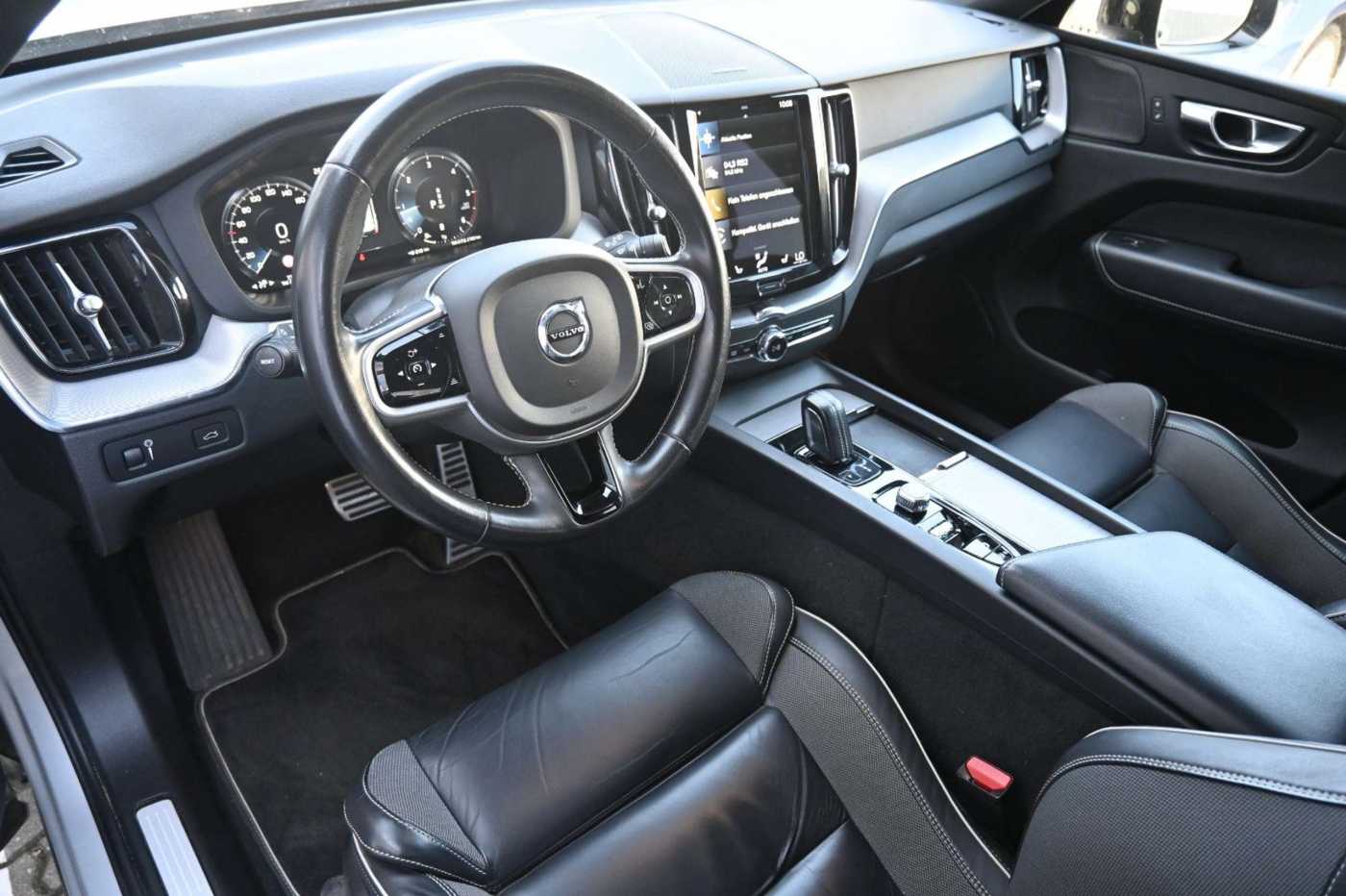 Volvo  B4 D AWD R-Design*Qi*RFK*STDHZG*ACC*AHK