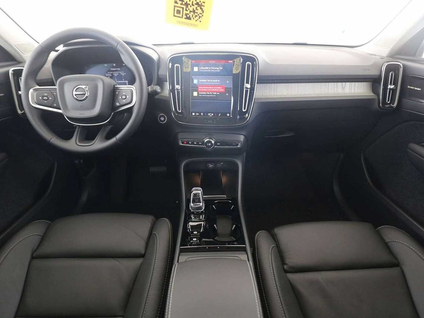 Volvo  B4 DKG Ultra Dark*PANO*FSHZG*360°*ACC*AHK