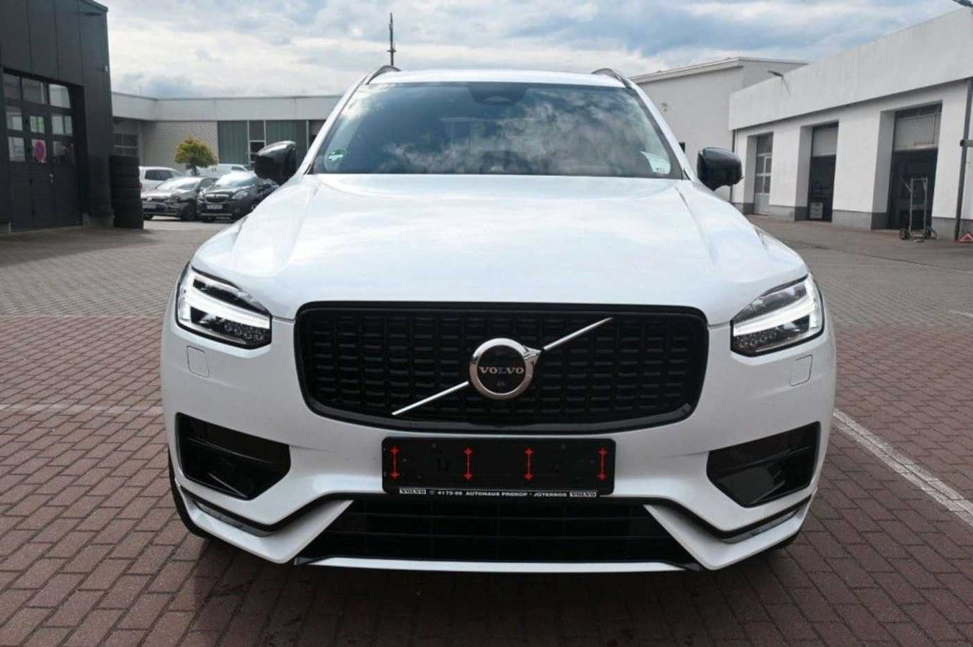 Volvo  Ultimate Dark B5*PANO*B&W*LUFT*STHZ*22*