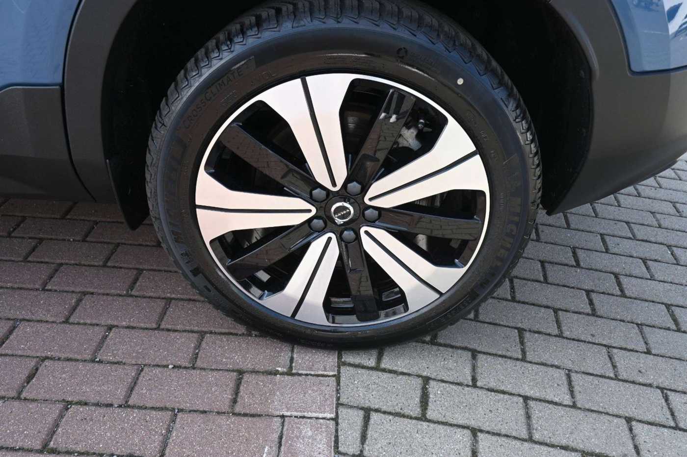Volvo  Plus BEV Single Motor *AHK*