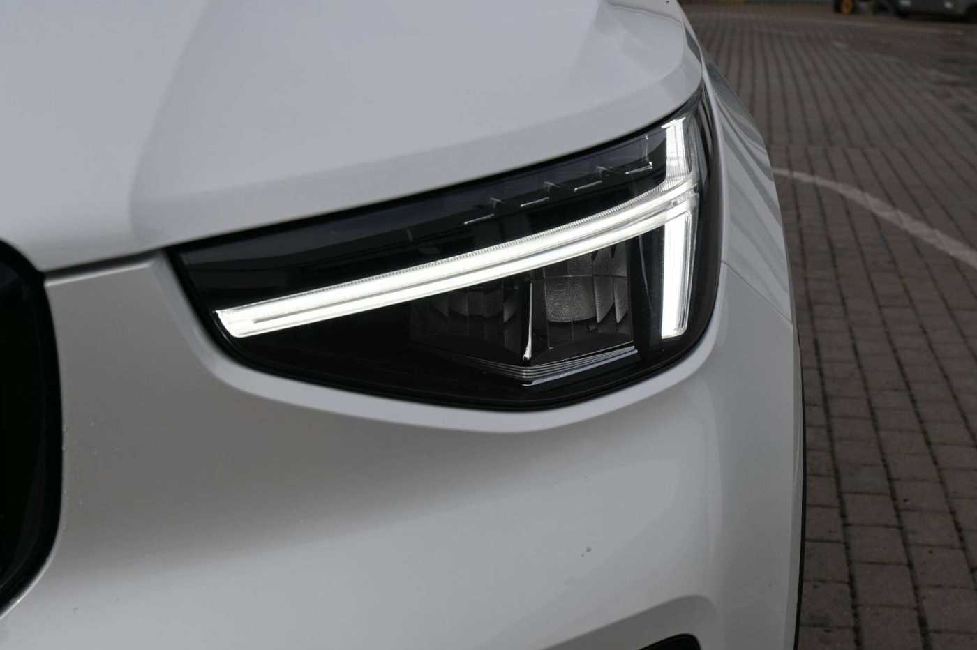 Volvo  Plus Dark *ACC*BLIS*H&K*FSHZG*AHK*