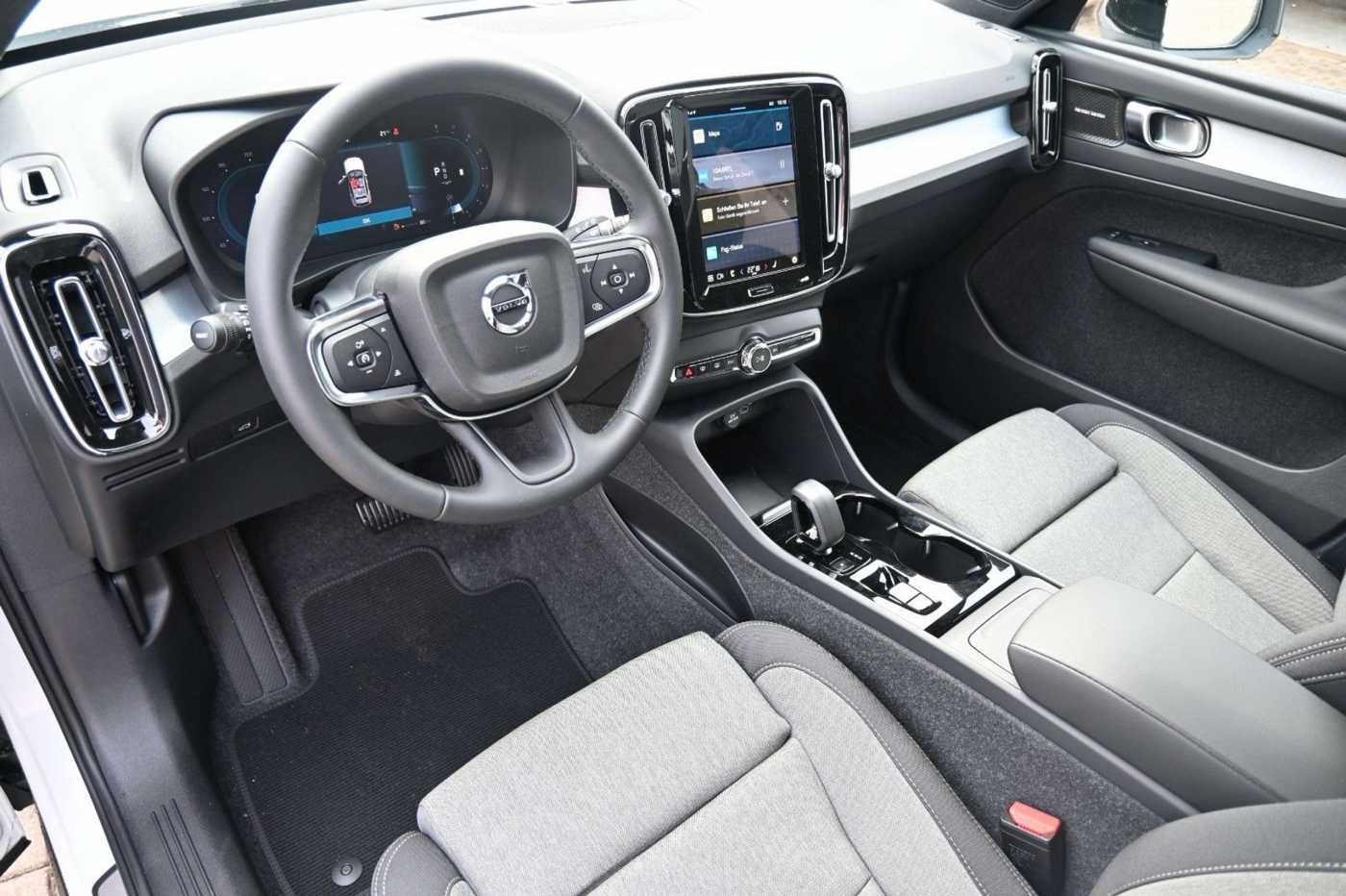 Volvo  Plus Dark *ACC*BLIS*H&K*FSHZG*AHK*