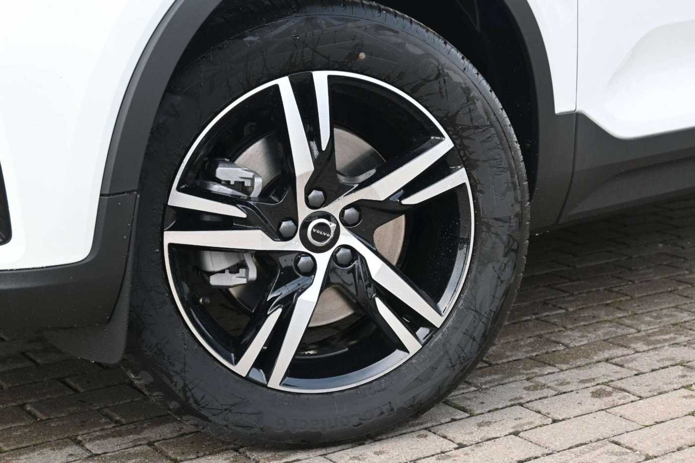 Volvo  Plus Dark *ACC*BLIS*H&K*FSHZG*AHK*
