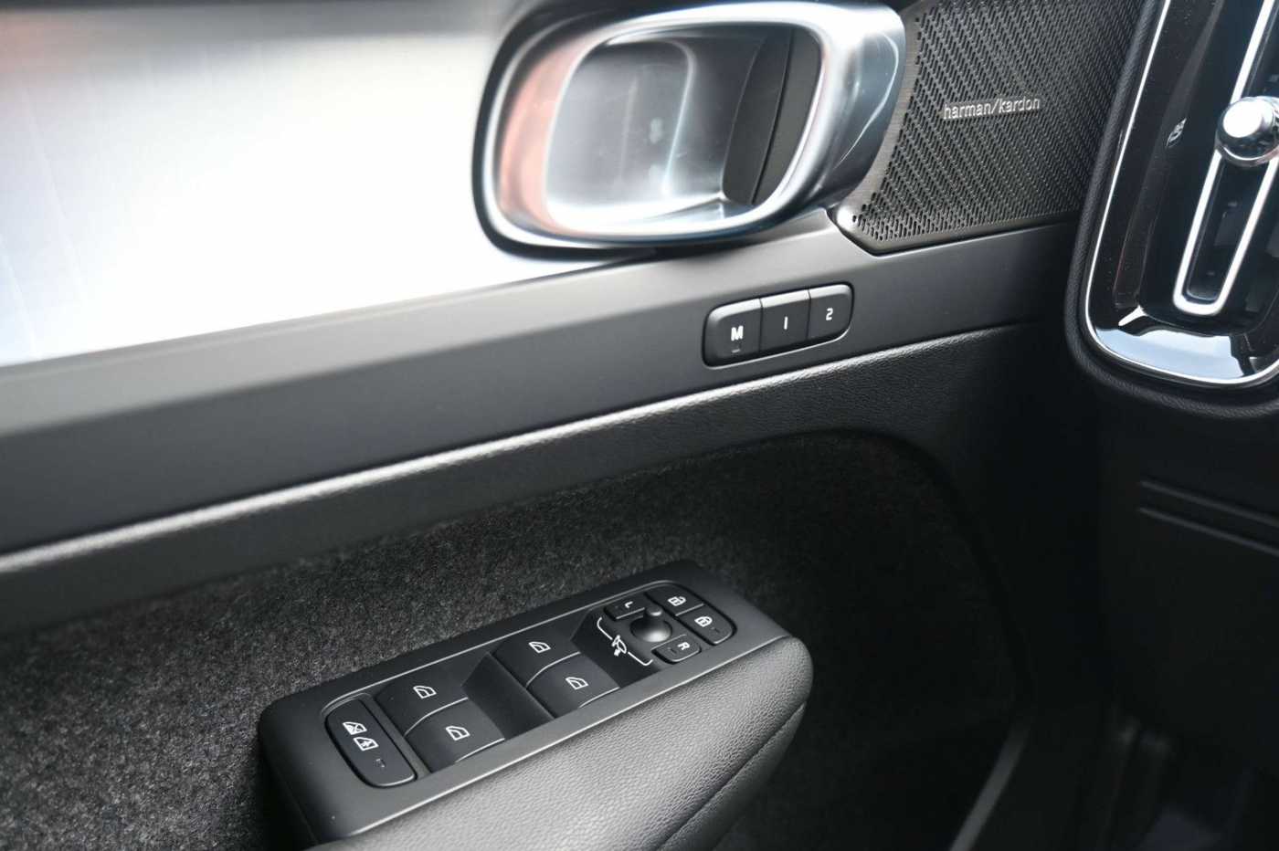 Volvo  Plus Dark *ACC*BLIS*H&K*FSHZG*AHK*