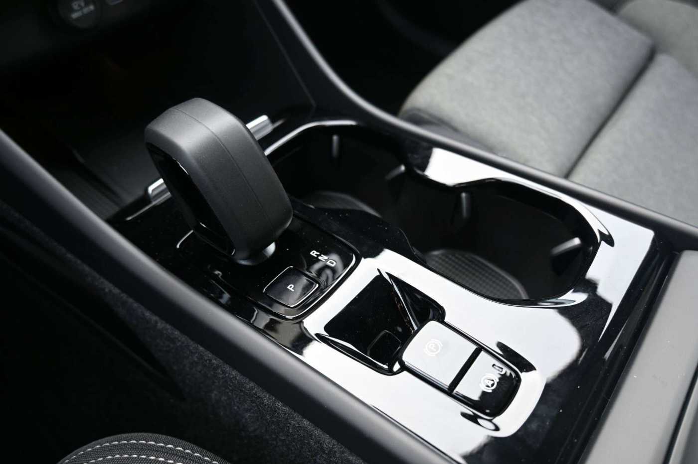 Volvo  Plus Dark *ACC*BLIS*H&K*FSHZG*AHK*