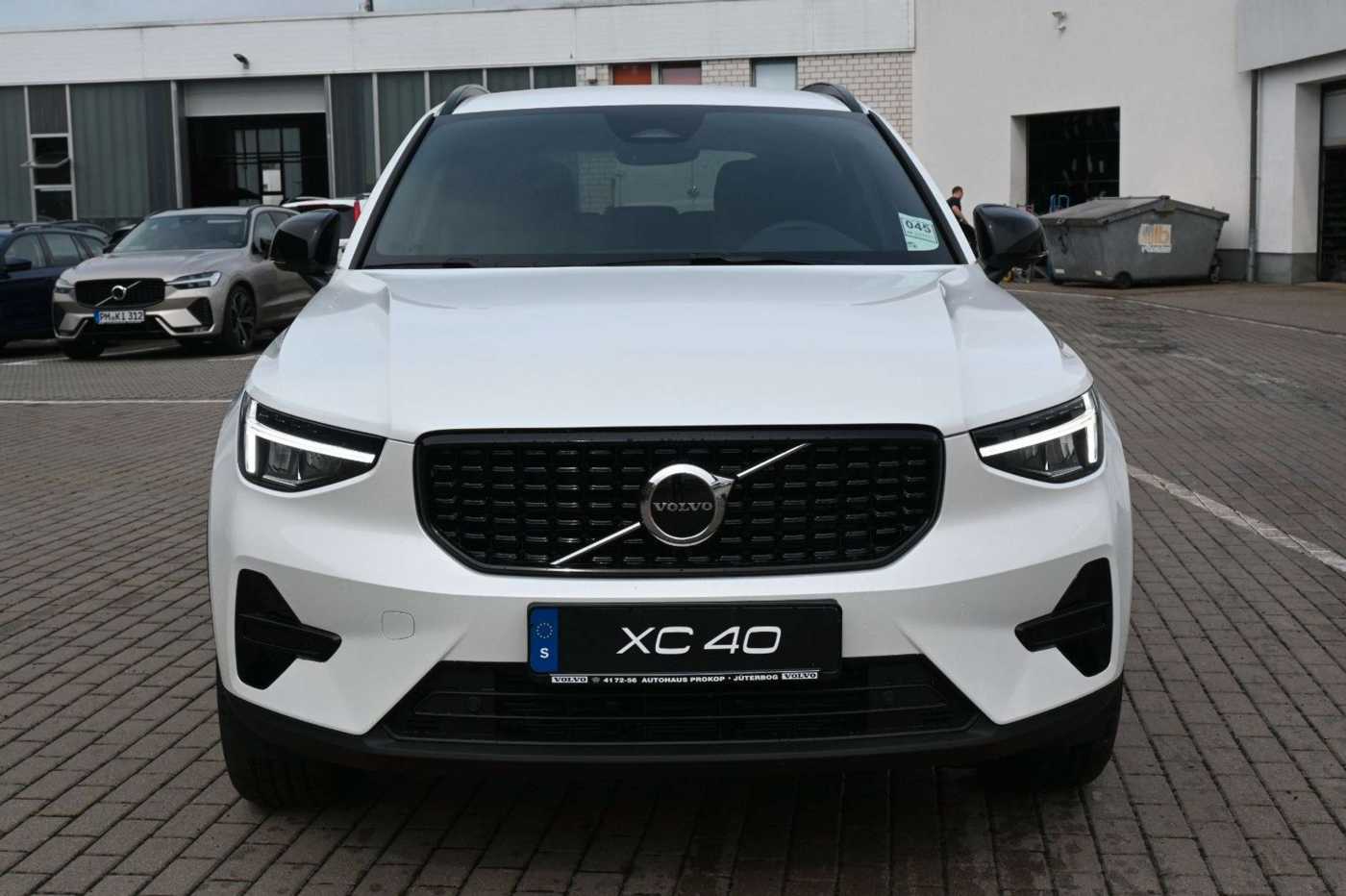 Volvo  Plus Dark *ACC*BLIS*H&K*FSHZG*AHK*