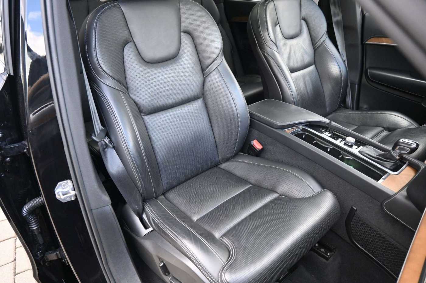 Volvo  D5 Inscription AWD *B&W*LUFT*PANO*MASS*HUD*